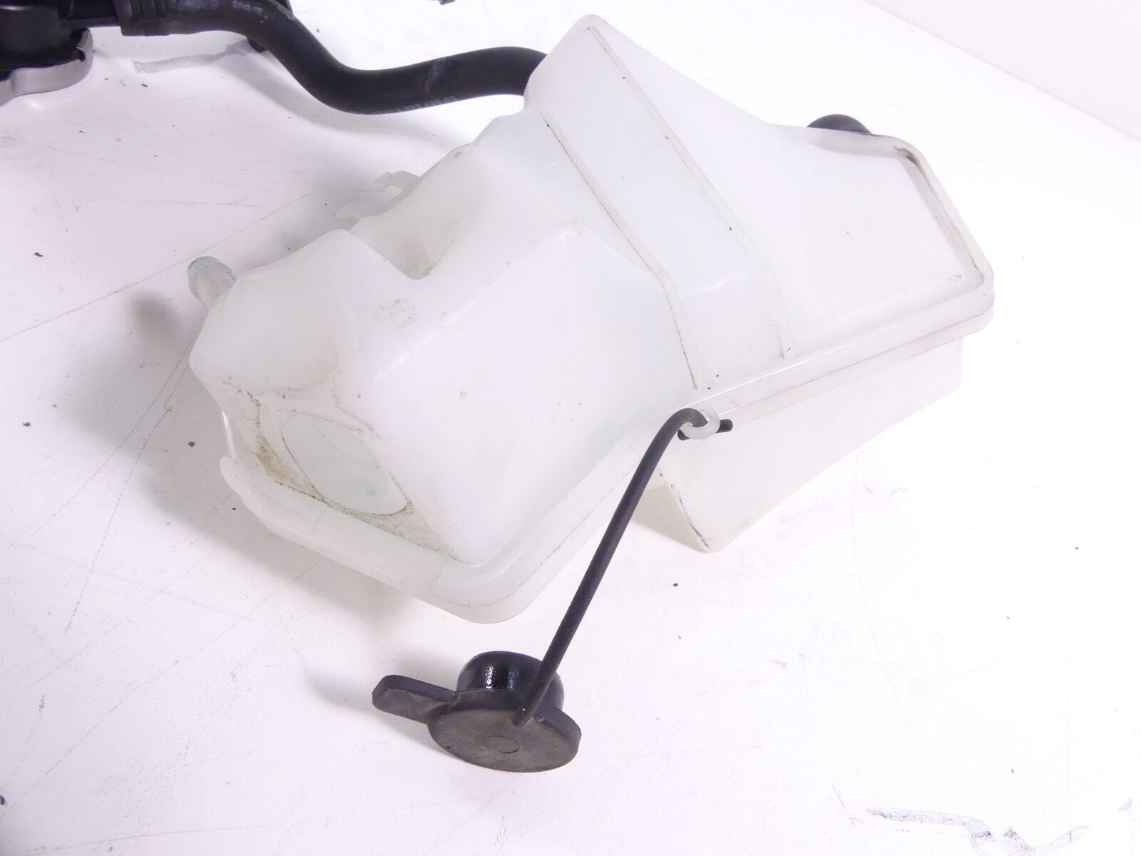 2016 BMW R1200 RT RTW K52 Right Radiator Fan Hoses Reservoir 17118546416 {{ shop.shopifyCountryName }} - Mototech271