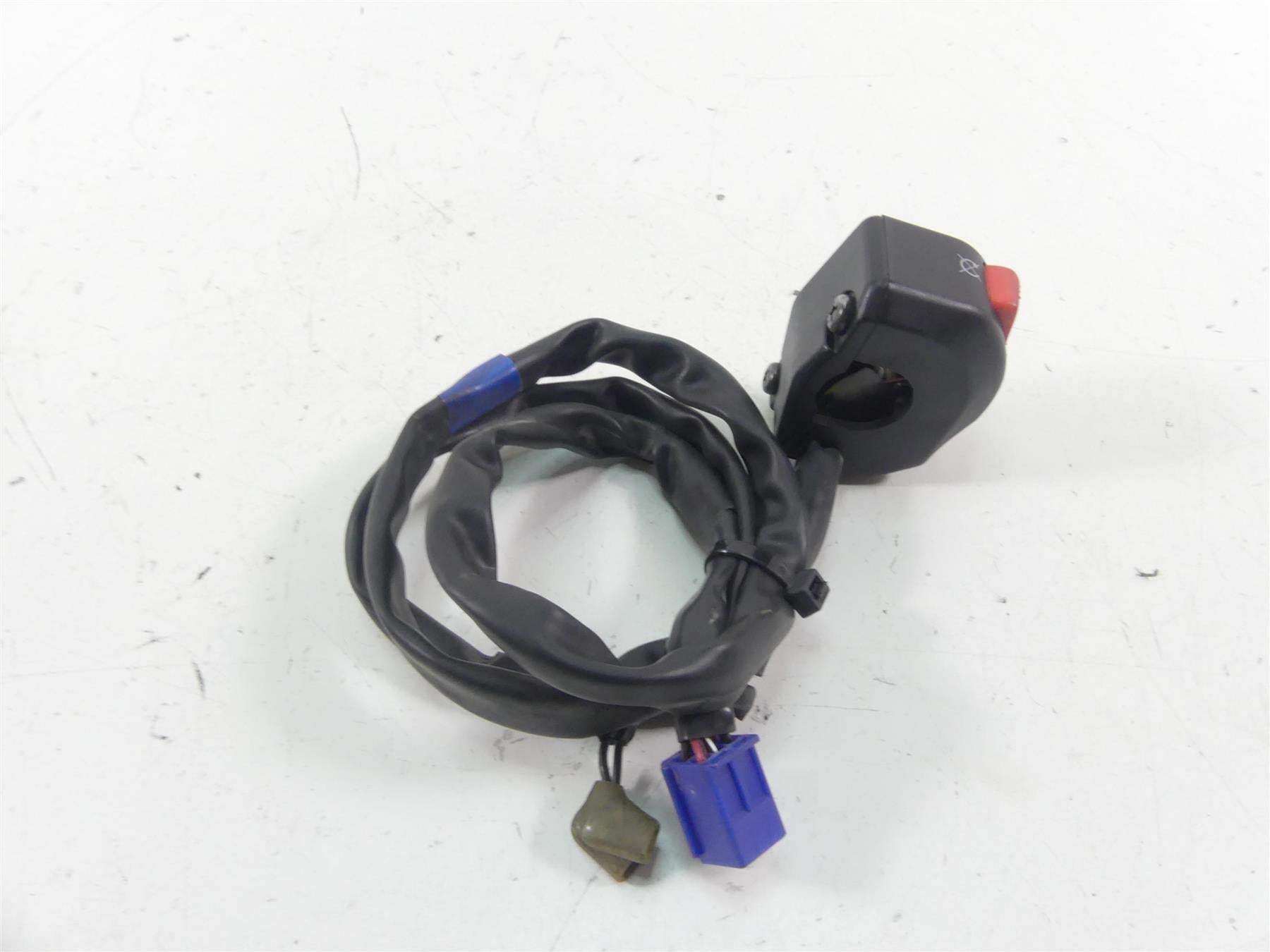 2008 Yamaha FZ1 Fazer Right Hand Start Kill Control Switch 2D1-83975-00-00 {{ shop.shopifyCountryName }} - Mototech271