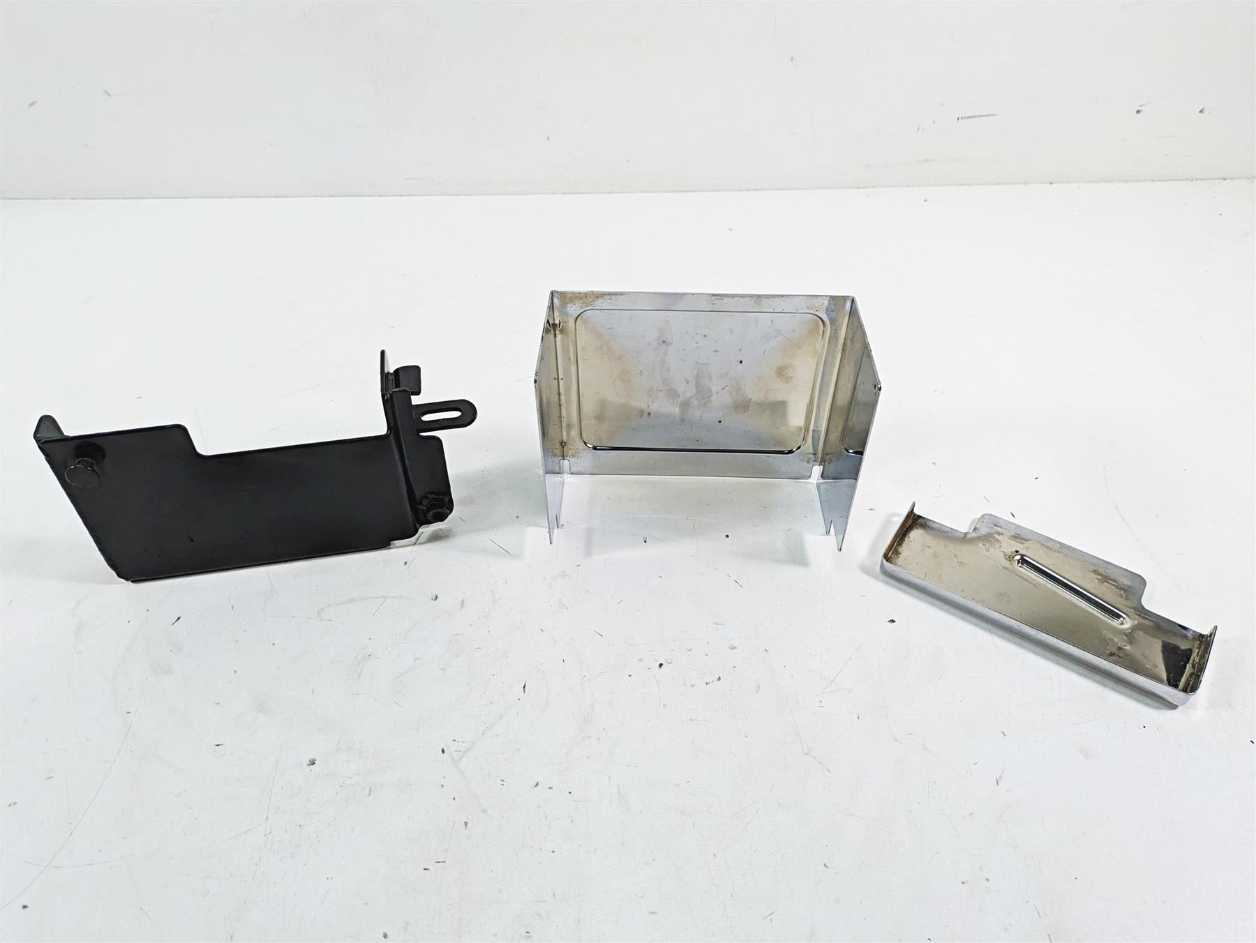 2005 Harley Dyna FXDL Low Rider Battery Box Electrical Box Cover Set 66375-97 {{ shop.shopifyCountryName }} - Mototech271