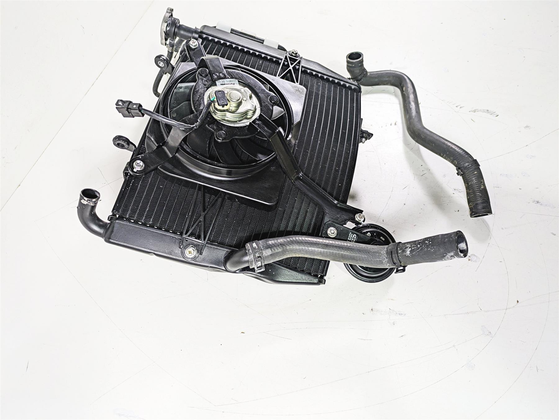 2020 Triumph Daytona 765 Moto2 Radiator Fan Reservoir Set T2100445 {{ shop.shopifyCountryName }} - Mototech271