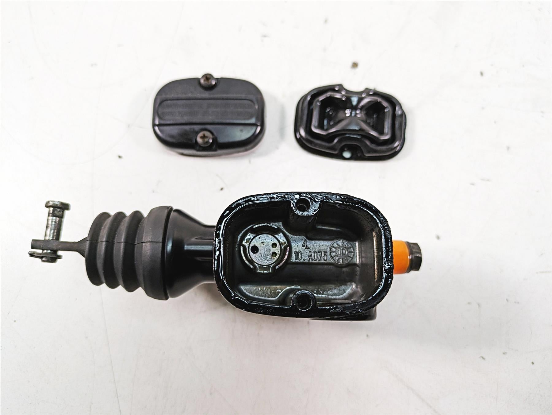 2011 Harley Touring FLHR Road King Brembo Rear Brake Master Cylinder 41700028A {{ shop.shopifyCountryName }} - Mototech271