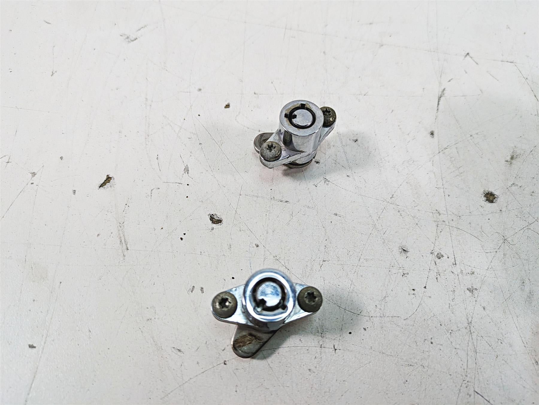 2008 Harley FLHTCU Electra Glide Ignition Switch Key Lock Set 71572-06 {{ shop.shopifyCountryName }} - Mototech271
