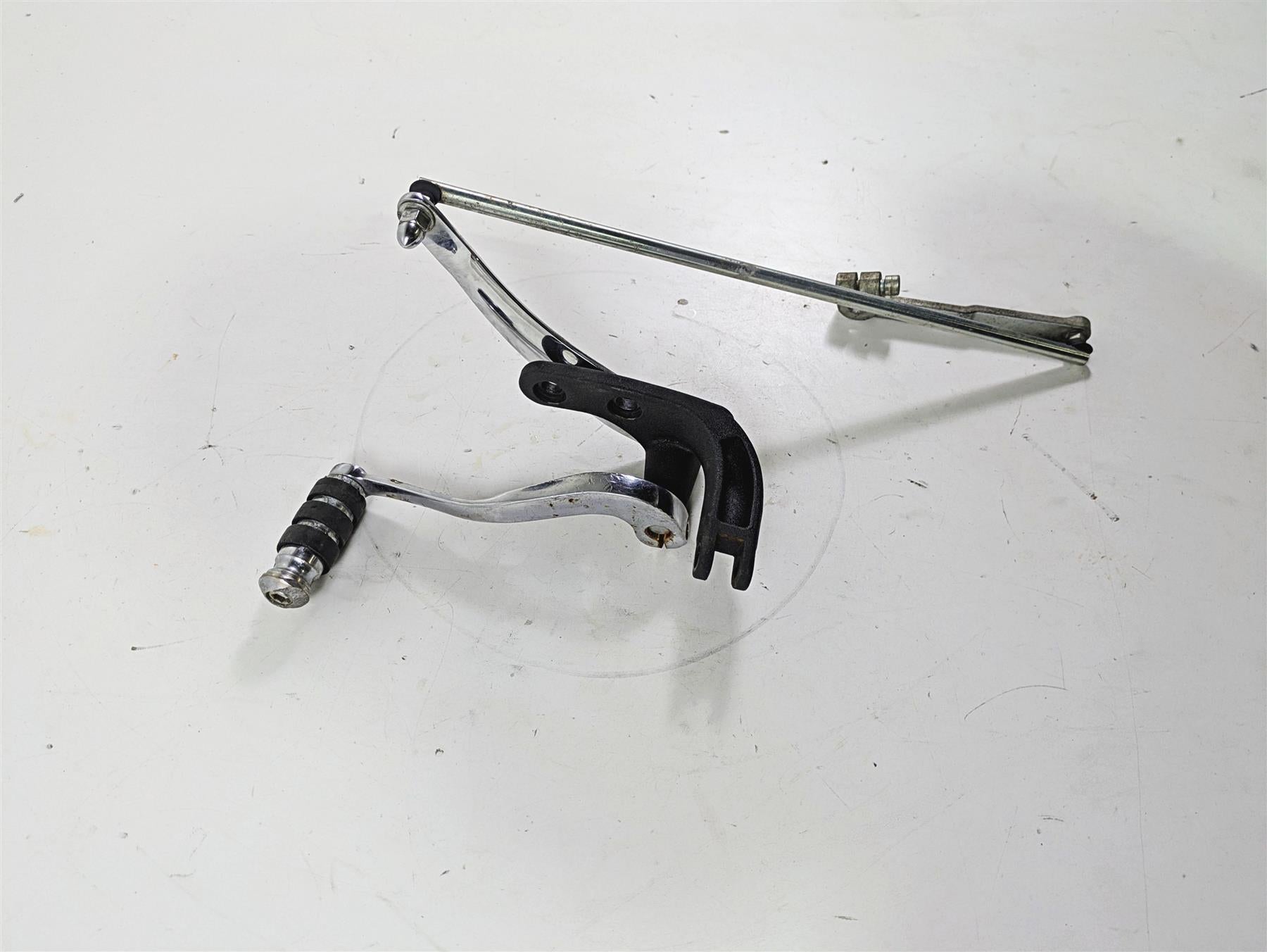 2016 Harley FXDWG Dyna Wide Glide Left Fw Control Footpeg Shifter -Read 33693-03