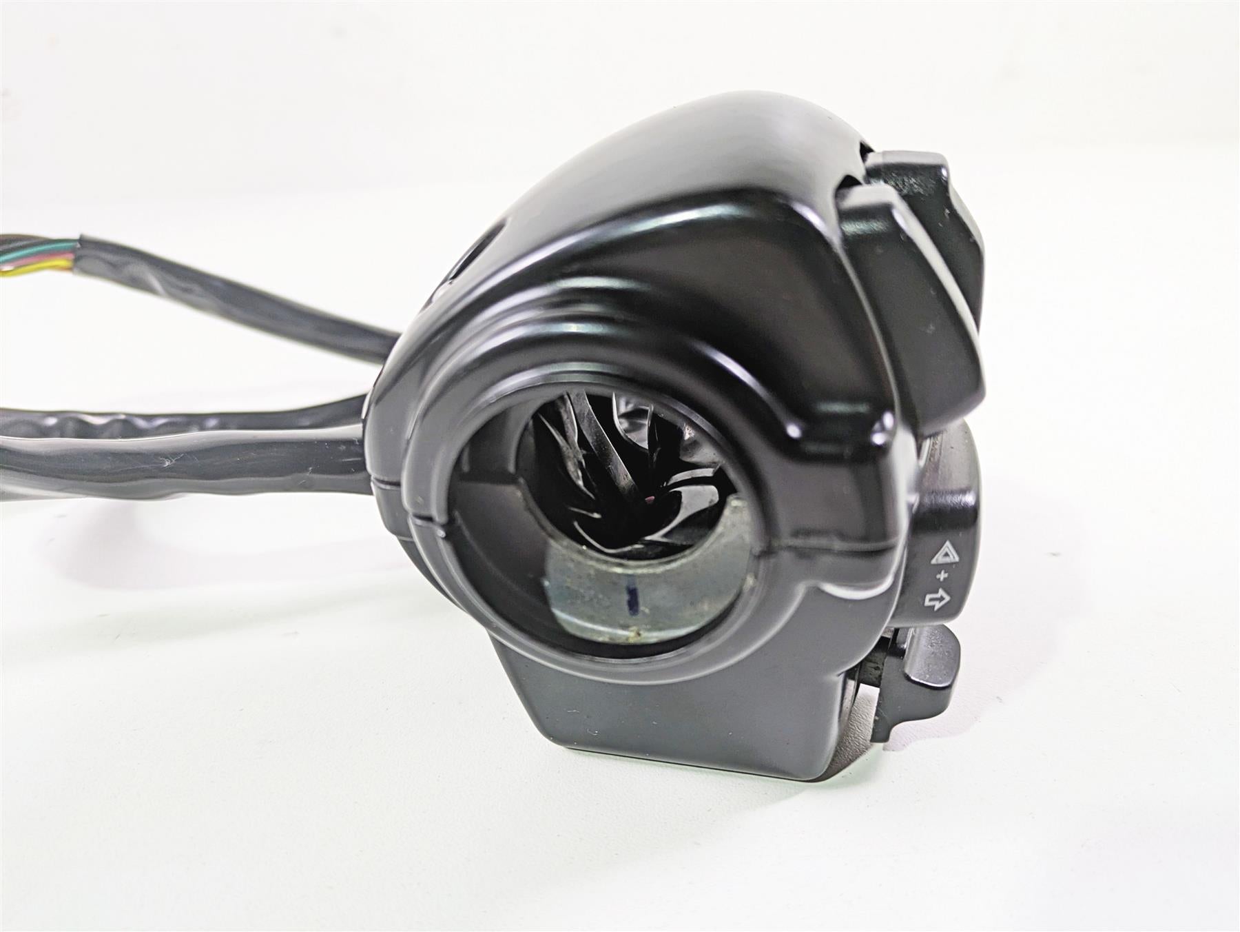 2009 Harley Touring FLHX Street Glide Left Hand Blinker Control Switch 71682-06A {{ shop.shopifyCountryName }} - Mototech271