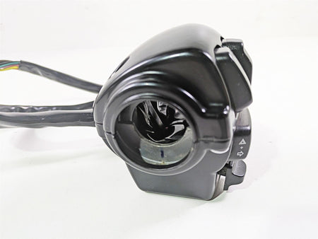 2009 Harley Touring FLHX Street Glide Left Hand Blinker Control Switch 71682-06A {{ shop.shopifyCountryName }} - Mototech271