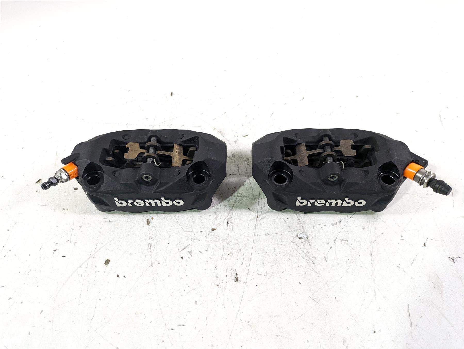 2022 BMW R1250 RT K052 Brembo Front Brake Caliper Set 34118556206 34118556205