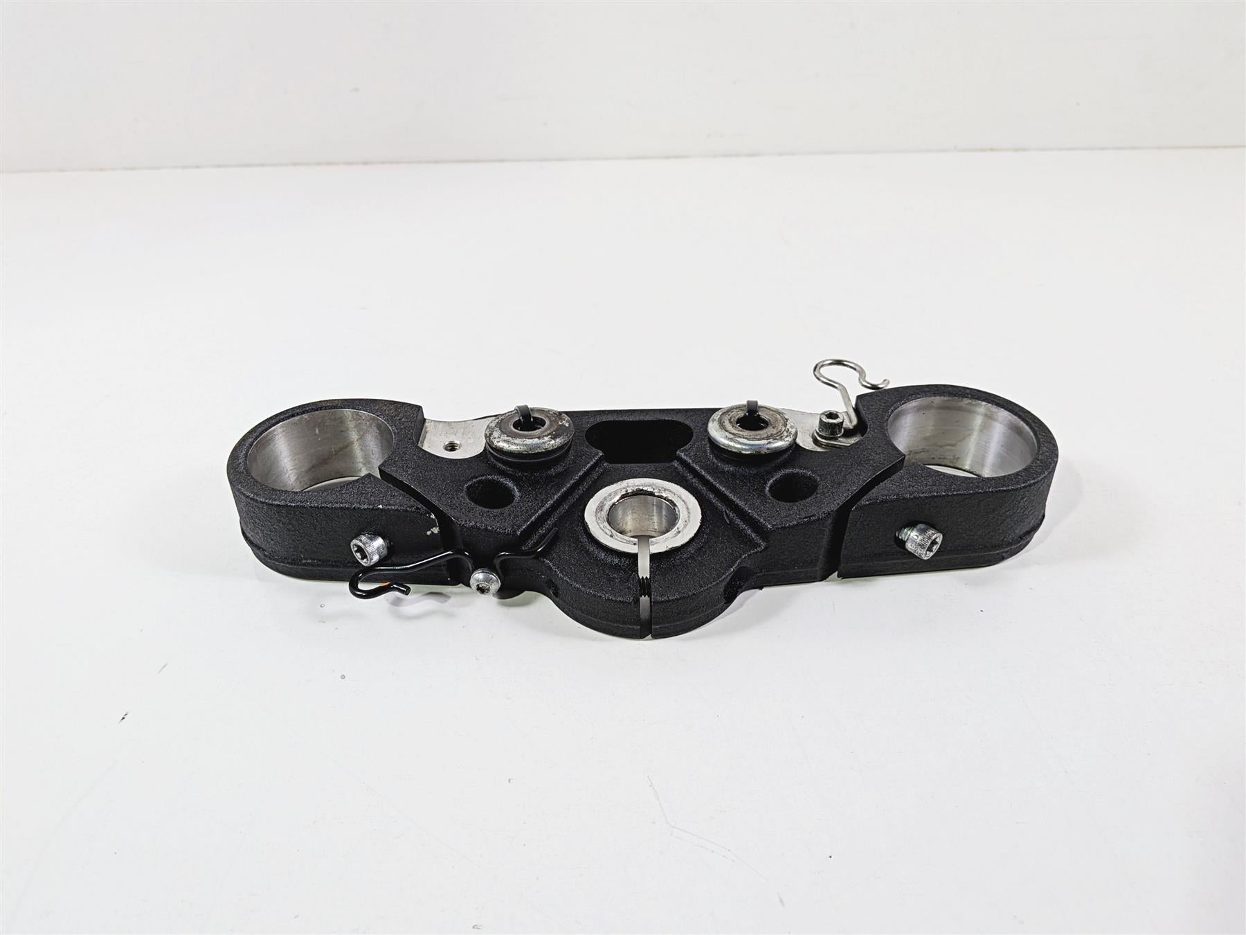 2022 Harley Softail FXLRST Low Rider Upper Triple Tree Steering Clamp 45900263A {{ shop.shopifyCountryName }} - Mototech271