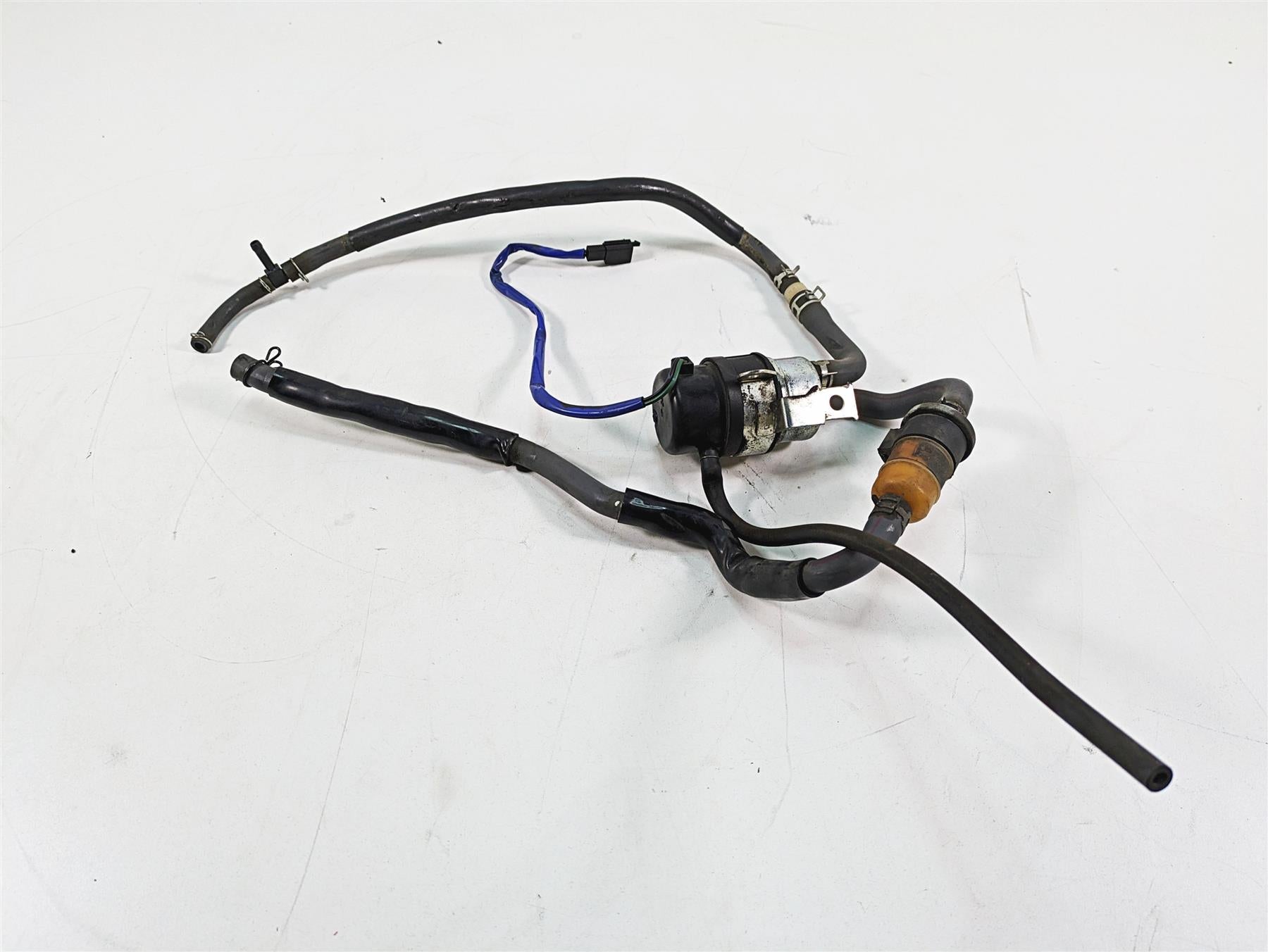 2006 Honda VT1100 C2 Shadow Fuel Gas Petrol Pump & Lines 16710-MCK-315 {{ shop.shopifyCountryName }} - Mototech271