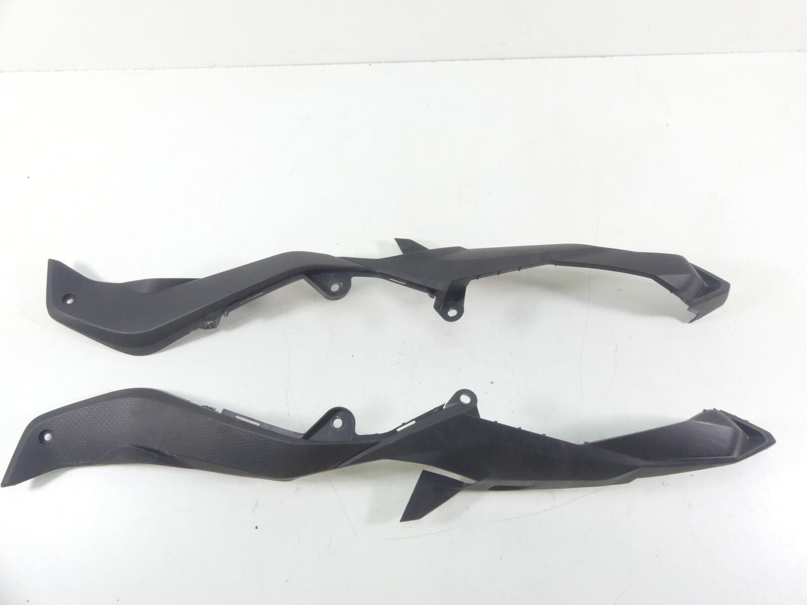 2018 BMW S1000XR K49 Rear Tail Side Fairing Cover Set 46627717027 46627717028 {{ shop.shopifyCountryName }} - Mototech271