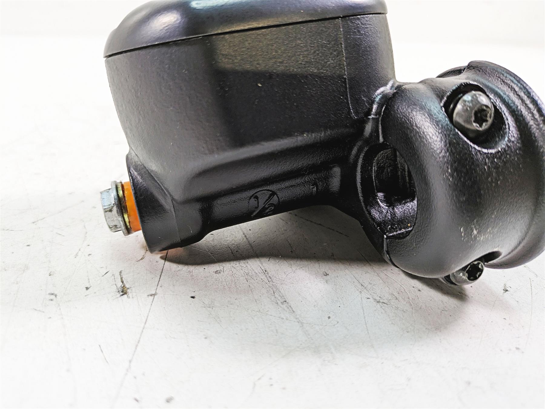 2017 Harley XL883 N Sportster Iron Front Brake Master Cylinder 1/2" 41700099 {{ shop.shopifyCountryName }} - Mototech271