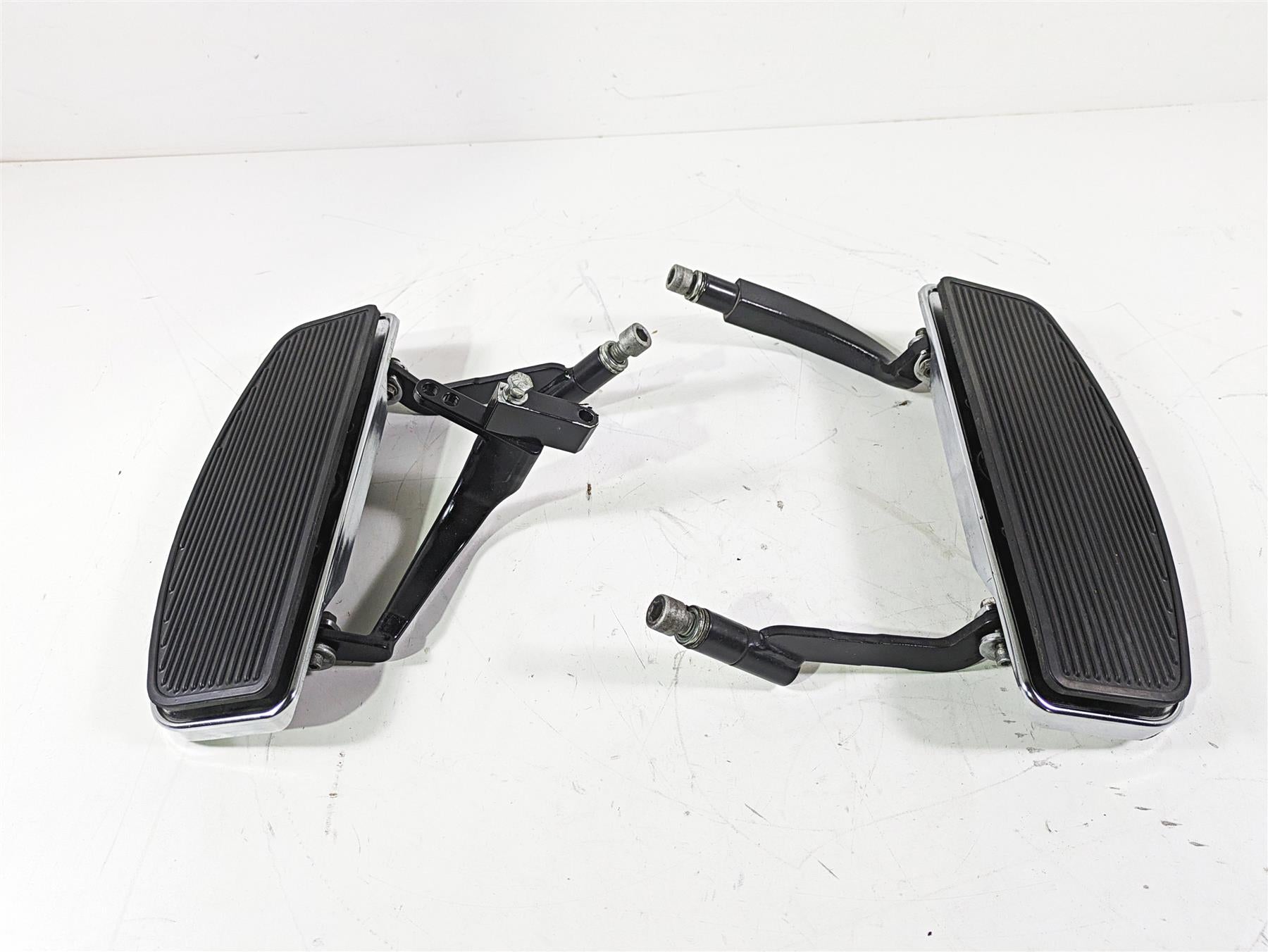 2008 Harley Touring FLHTCU E-Glide 105TH Front Floor Board Set 50622-83 50518-83 | Mototech271