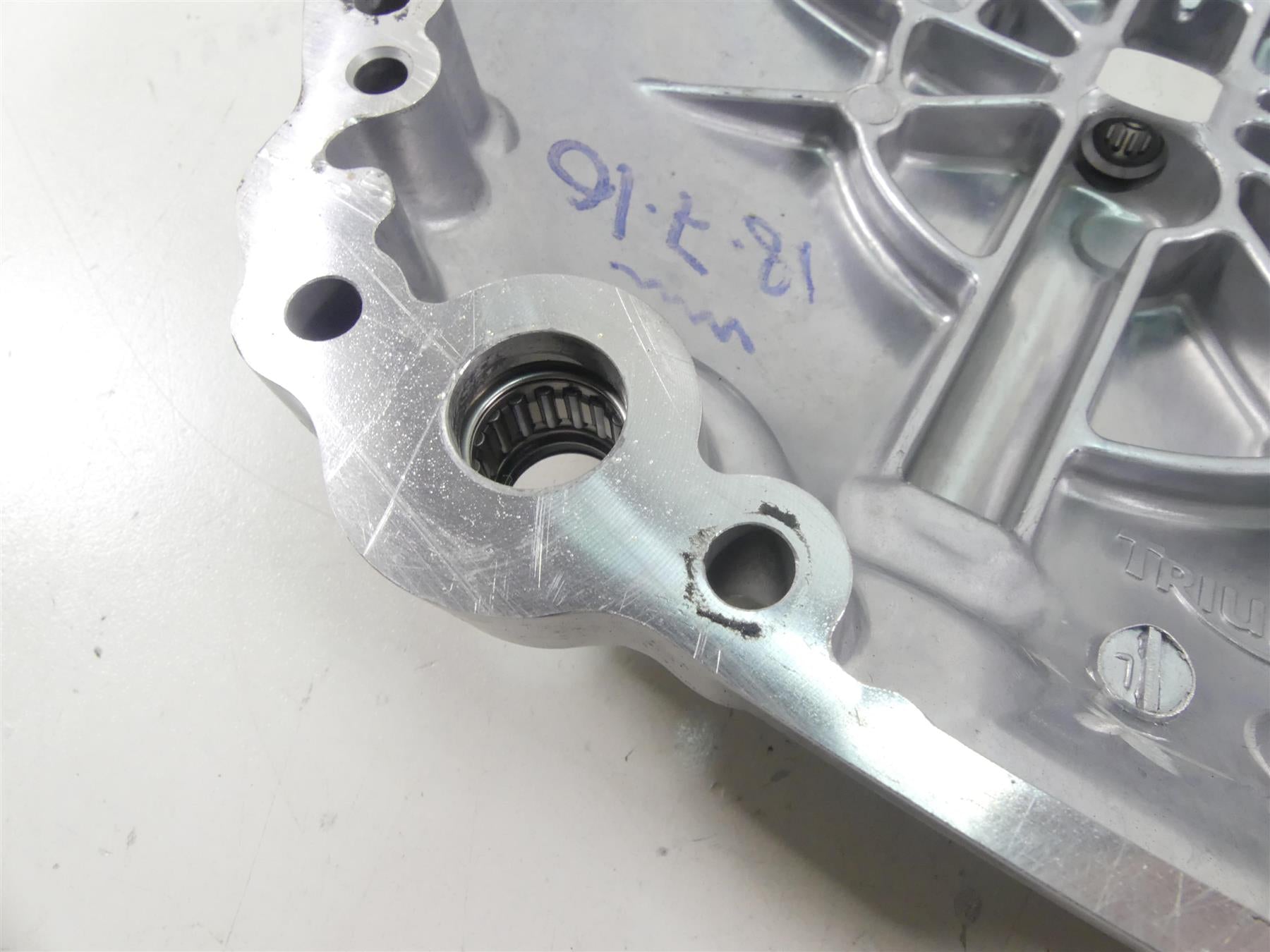 2017 Triumph Thruxton 1200 R Engine Motor Side Clutch Cover T1267765 {{ shop.shopifyCountryName }} - Mototech271