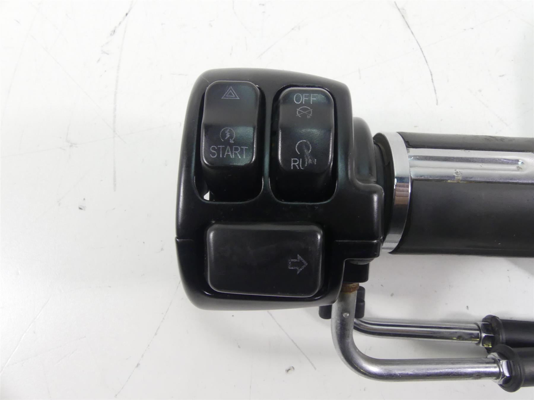 2015 Harley FLD Dyna Switchback Right Hand Throttle Control Switch 72948-12 {{ shop.shopifyCountryName }} - Mototech271