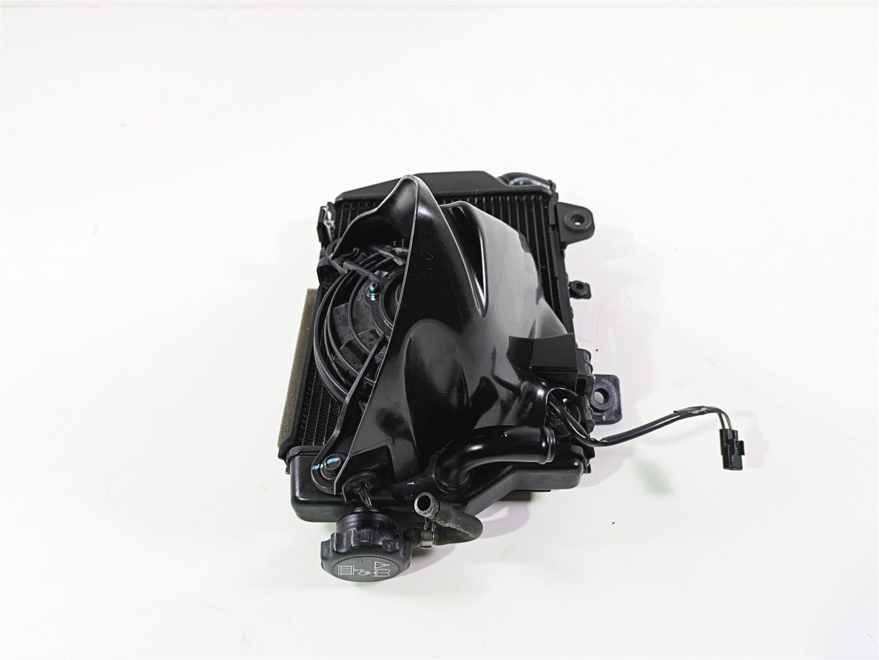 2024 Triumph Tiger 900 GT Right Radiator Fan Reservoir Hoses T2104600 T2104201 {{ shop.shopifyCountryName }} - Mototech271