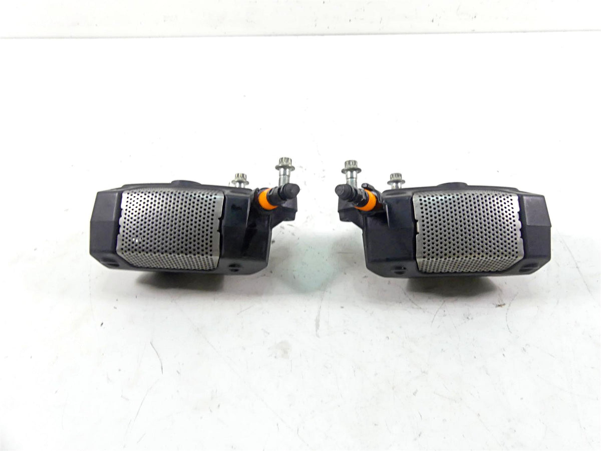 2008 Harley Touring FLHX Street Glide Front Brake Caliper Set 43027-08 44023-08 {{ shop.shopifyCountryName }} - Mototech271