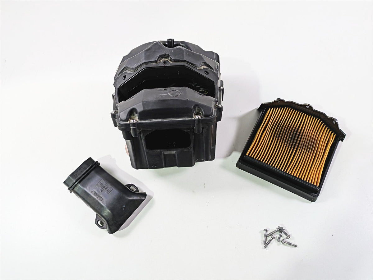 2024 Triumph Tiger 900 GT Air Box Cleaner & Tubes Set T2209565 T2202707 {{ shop.shopifyCountryName }} - Mototech271