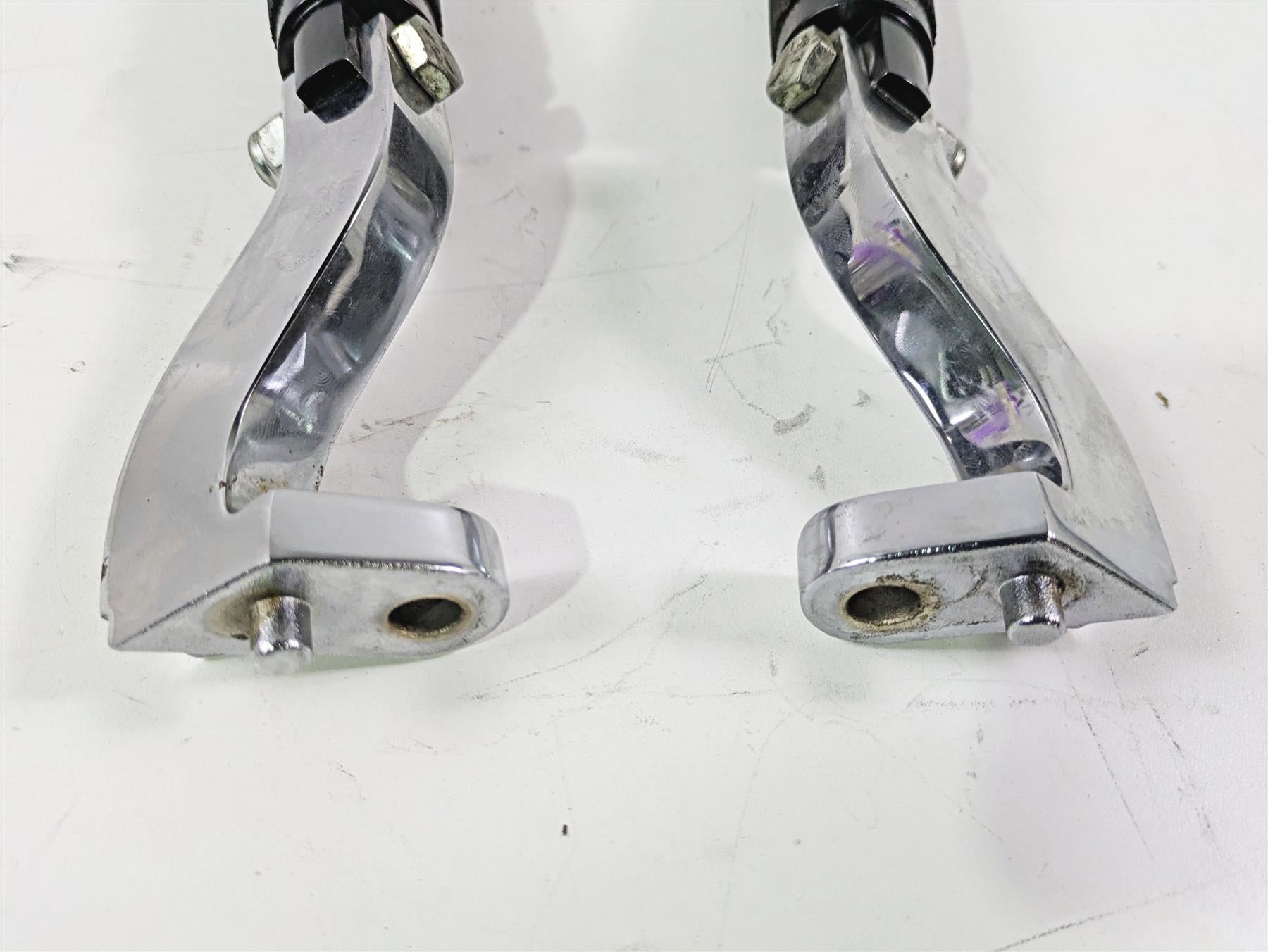 2001 Harley Touring FLHX Street Glide Avon Spike Rear Footpeg Set & Chrome Mount {{ shop.shopifyCountryName }} - Mototech271