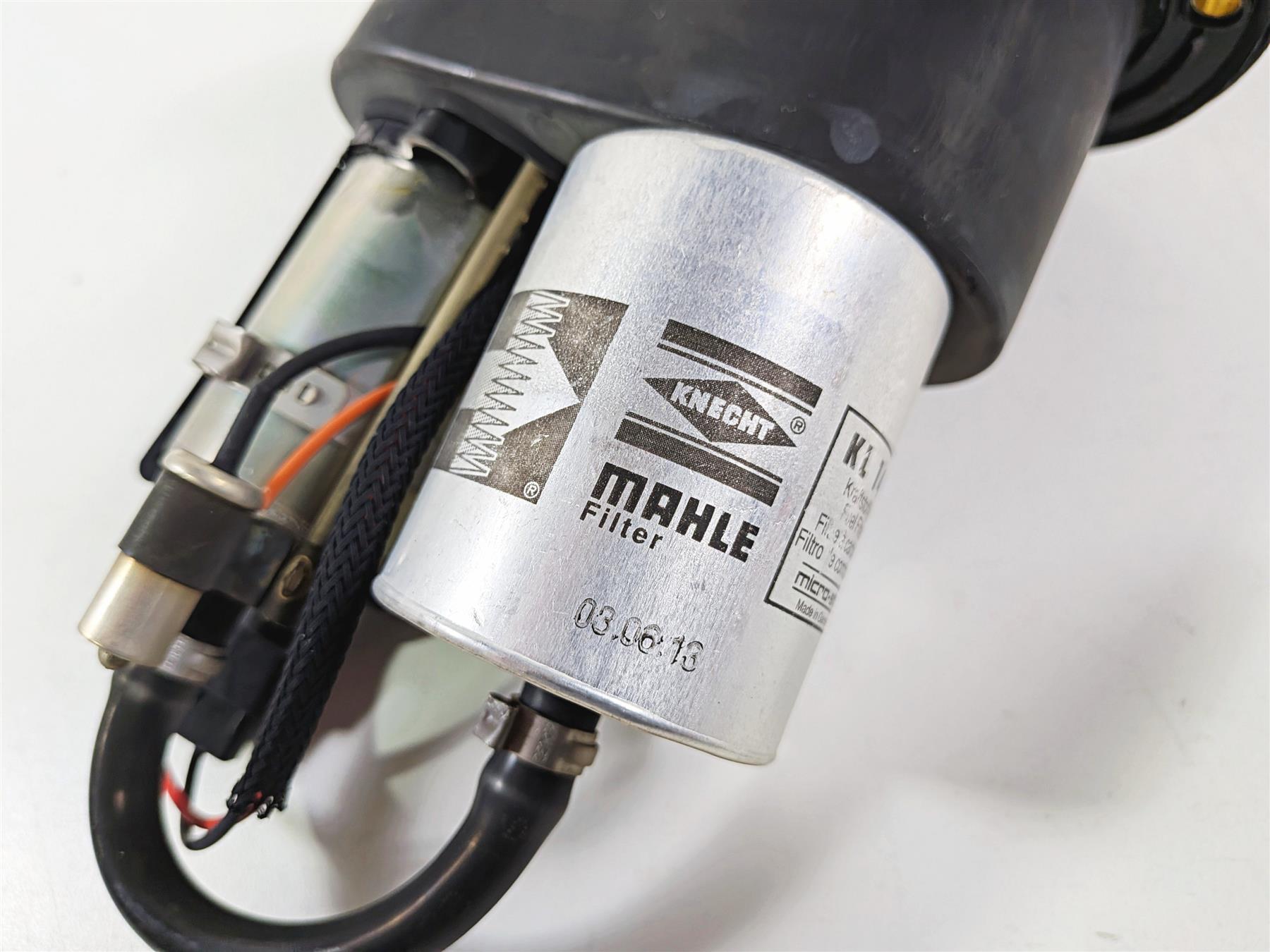 2014 Aprilia RSV4 RR Factory Fuel Gas Petrol Pump - Tested 858726 {{ shop.shopifyCountryName }} - Mototech271