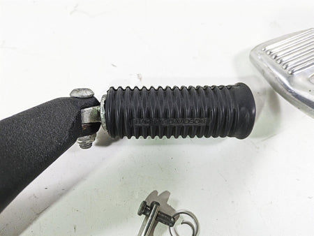 2017 Harley Dyna FXDB Street Bob Front Right Mid Footpeg & Brake Pedal 50666-07 {{ shop.shopifyCountryName }} - Mototech271