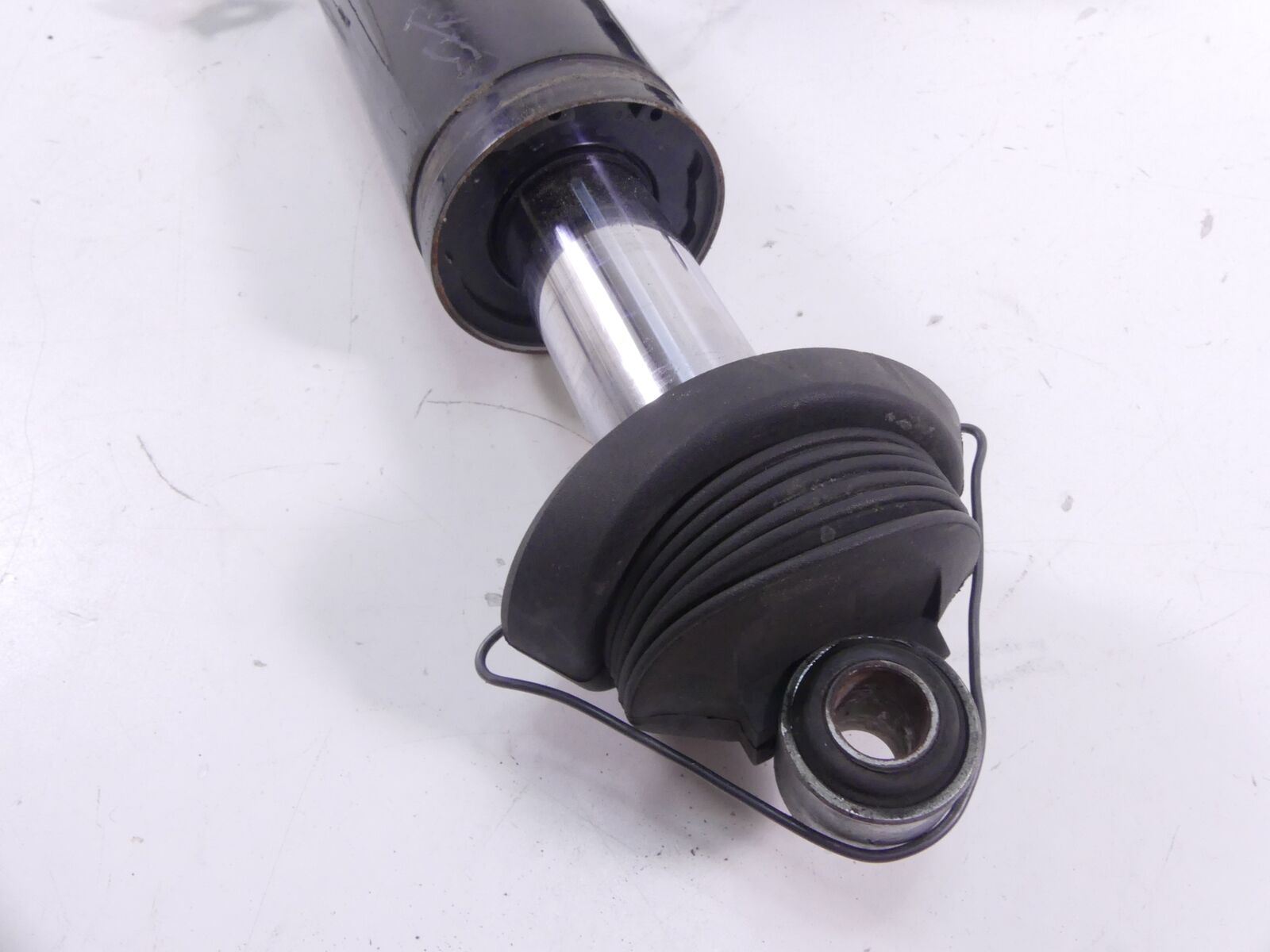 2009 Harley Touring FLHRC Road King Rear 13" Showa Shock Damper Set 54565-09 {{ shop.shopifyCountryName }} - Mototech271