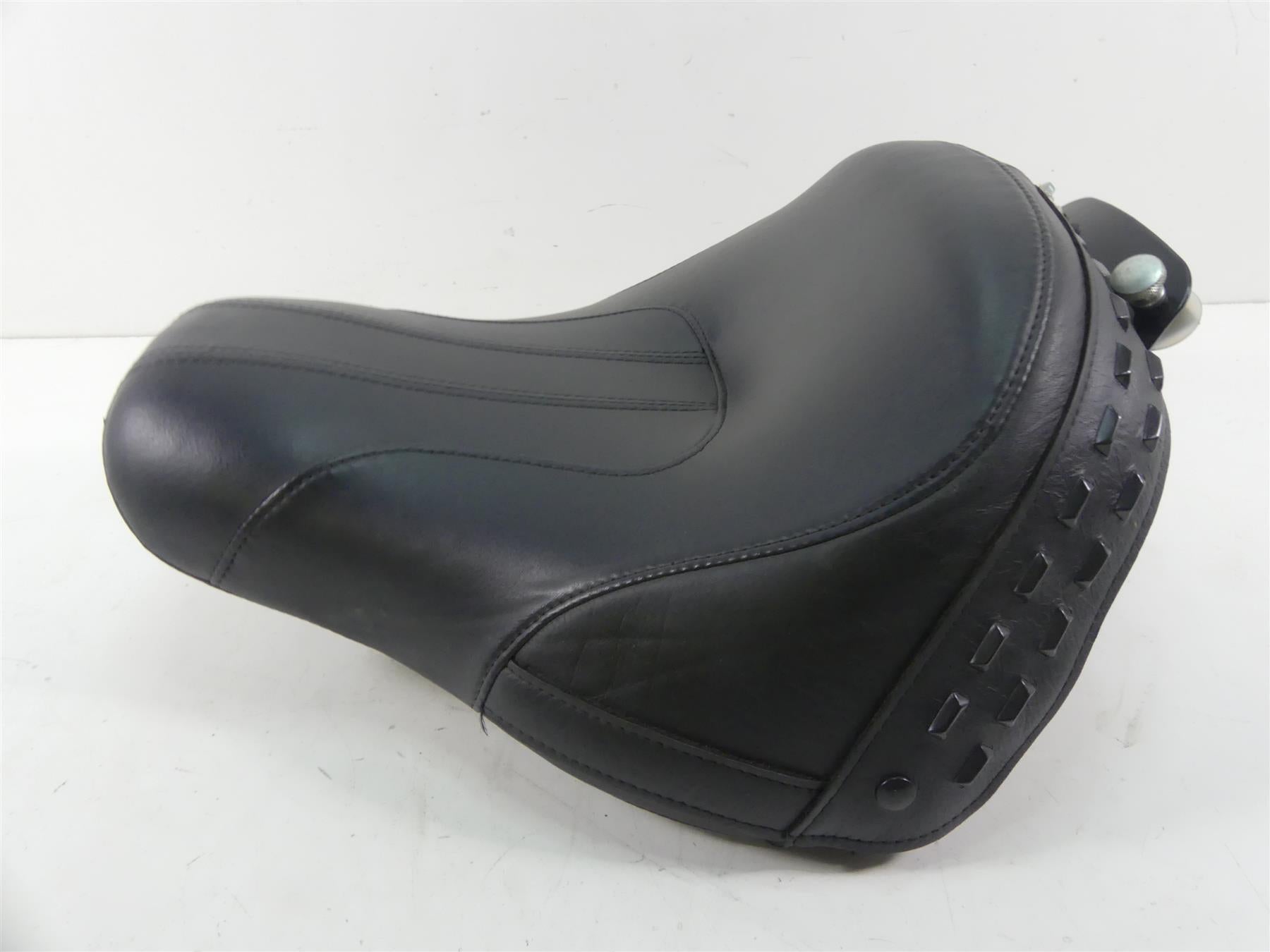 2018 Harley FLHC Softail Heritage Front Rider Driver Saddle Seat - Nice 52000271 {{ shop.shopifyCountryName }} - Mototech271