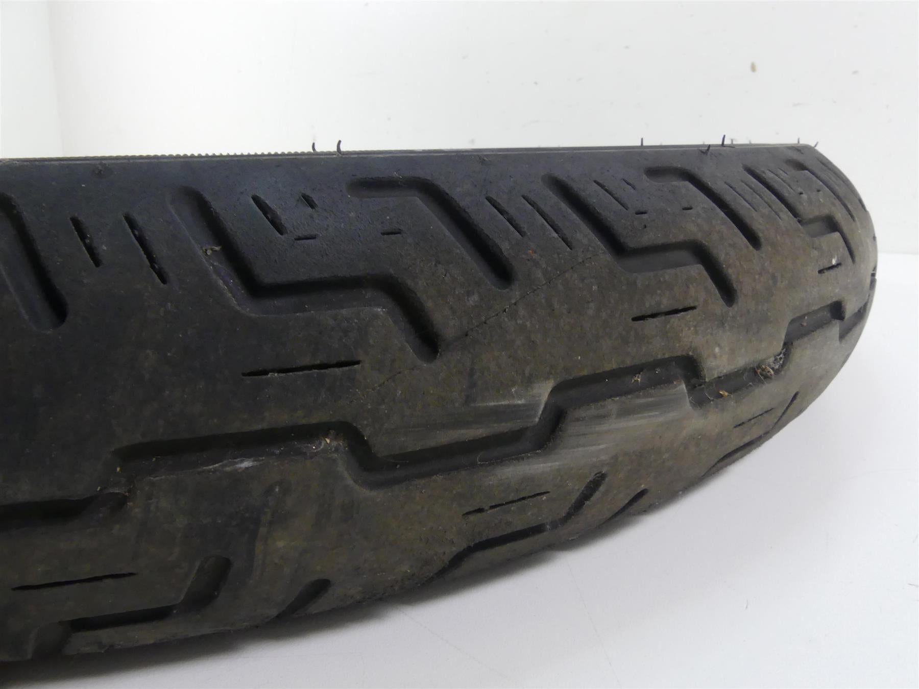 Used Harley Davidson Front Tire Dunlop D401F 100/90-19 57H DOT3619 43100063 {{ shop.shopifyCountryName }} - Mototech271