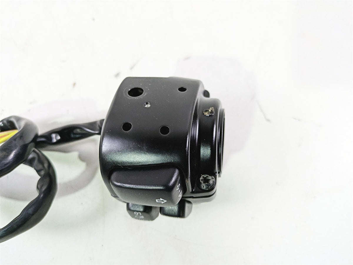 2010 Harley VRSCF Muscle Rod Left Hand Control Switch READ 71682-06A 71685-06A {{ shop.shopifyCountryName }} - Mototech271