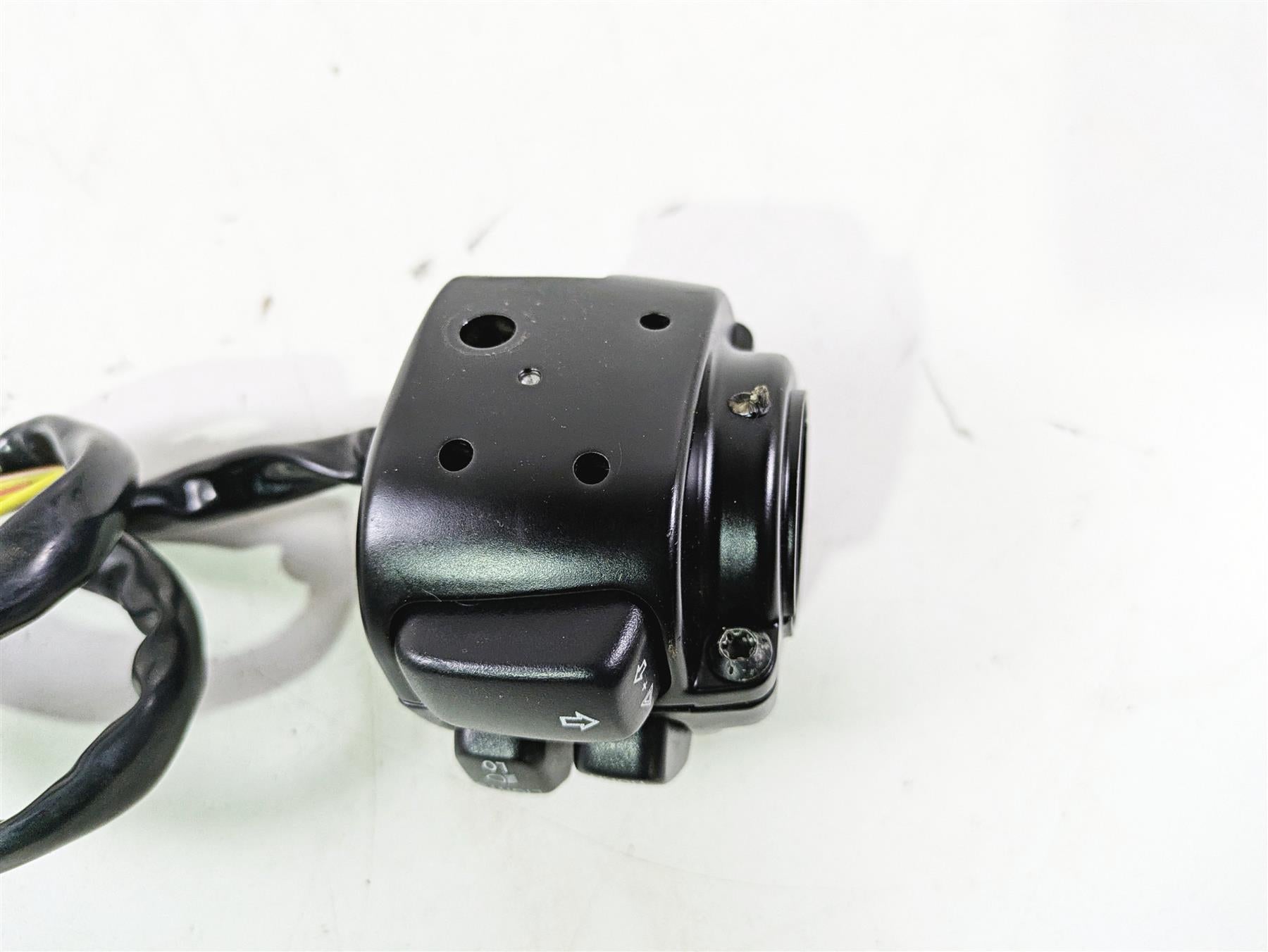 2010 Harley VRSCF Muscle Rod Left Hand Control Switch READ 71682-06A 71685-06A {{ shop.shopifyCountryName }} - Mototech271