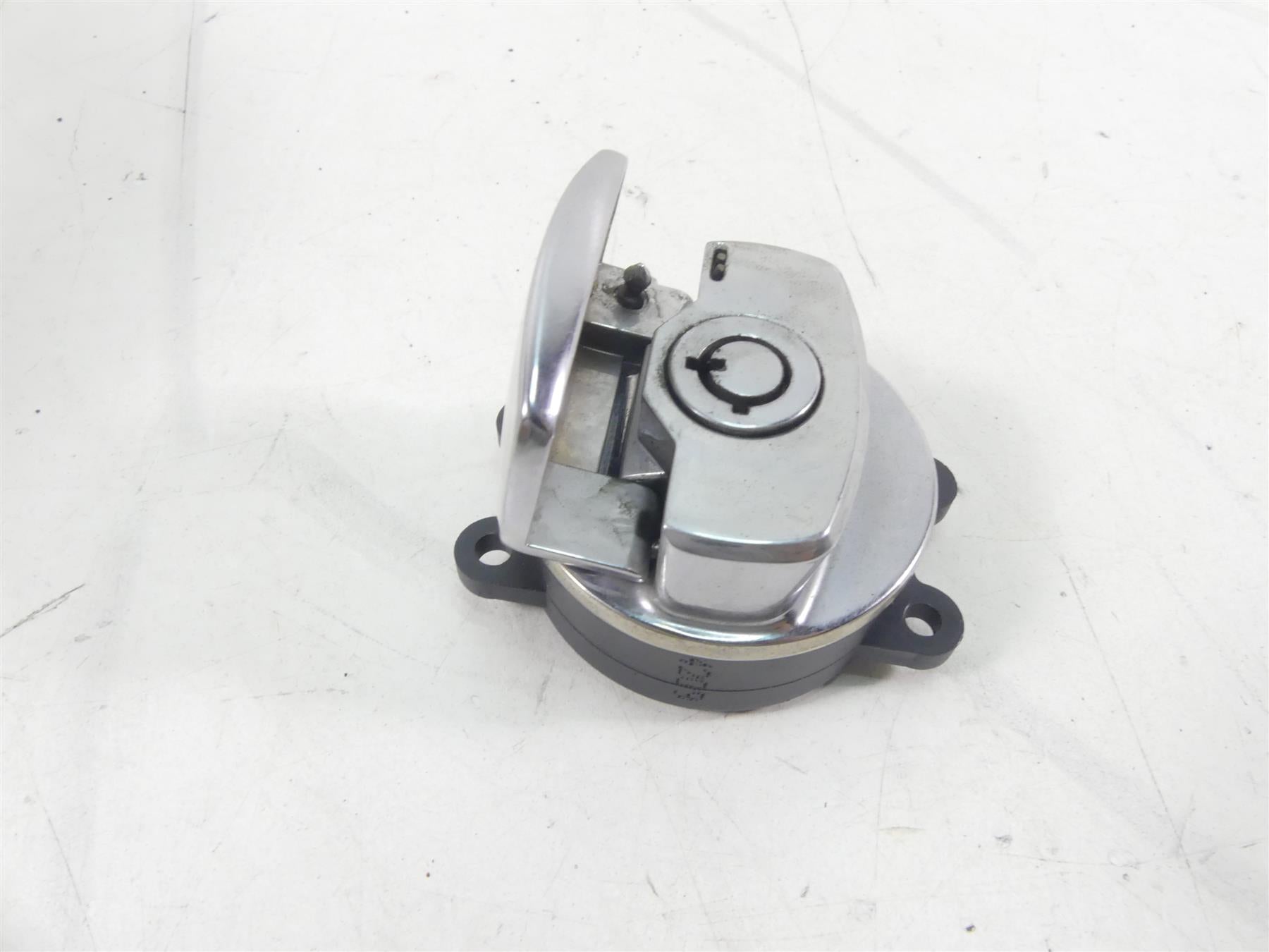 2005 Harley Softail FLSTSC Heritage Springer Ignition Switch - VIN 71450-04 {{ shop.shopifyCountryName }} - Mototech271