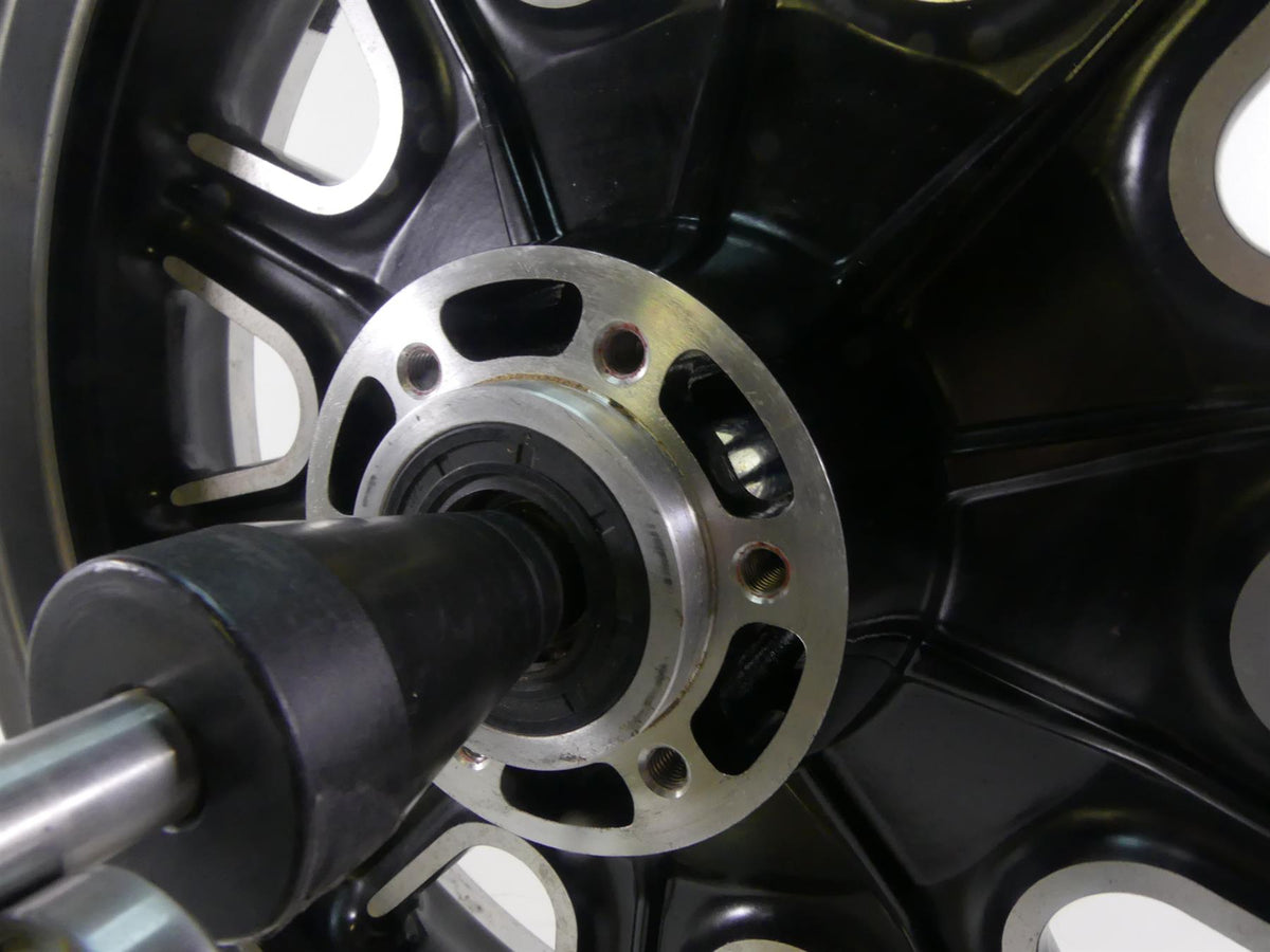2020 Indian Roadmaster Straight 16x3.5 Front Wheel Rim 1522505 {{ shop.shopifyCountryName }} - Mototech271