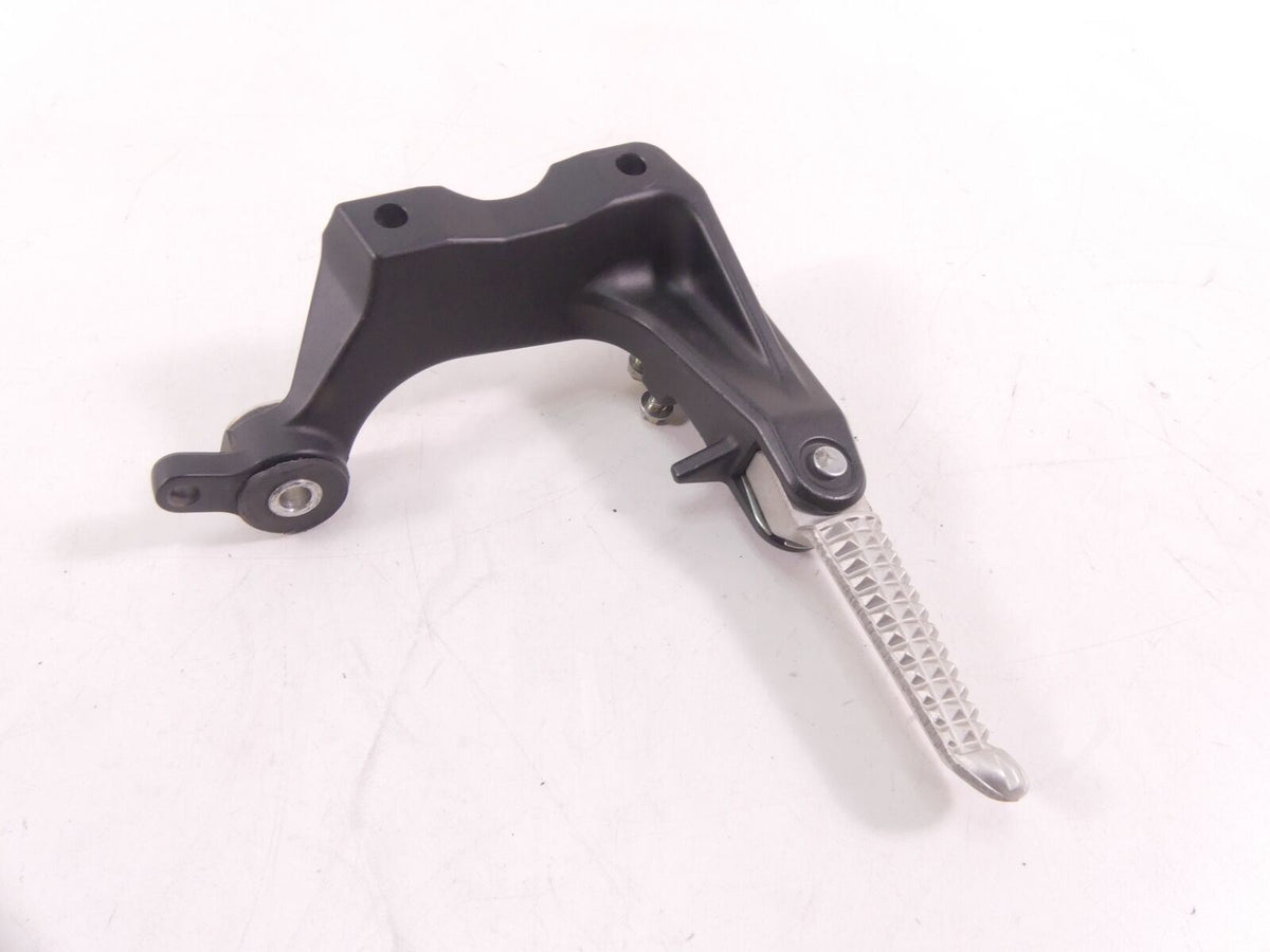 2014 Yamaha VMX17 V-Max 1700 Left Passenger Footpeg Foot Peg + Mount 2S3-27430-0 {{ shop.shopifyCountryName }} - Mototech271