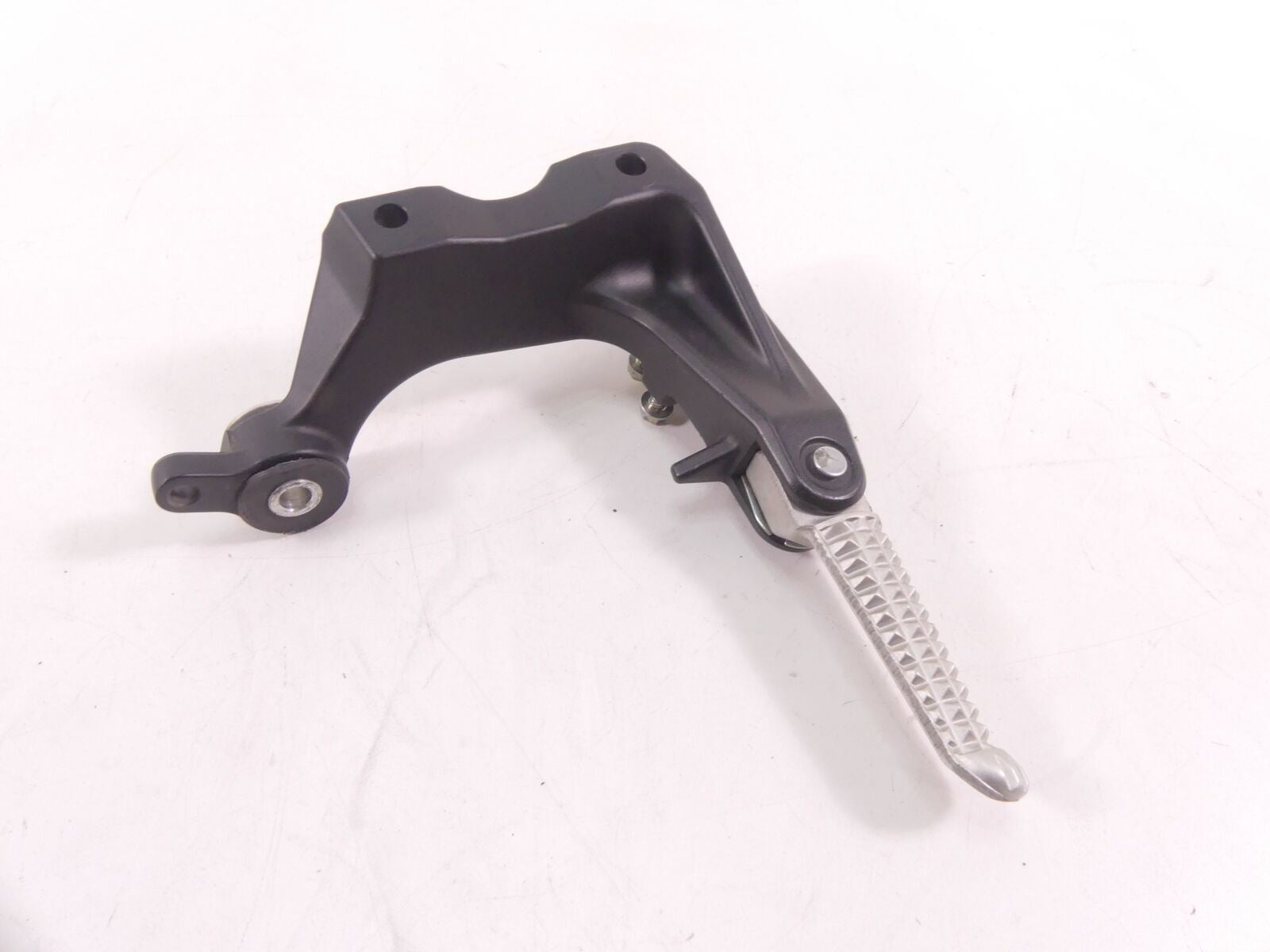 2014 Yamaha VMX17 V-Max 1700 Left Passenger Footpeg Foot Peg + Mount 2S3-27430-0 | Mototech271