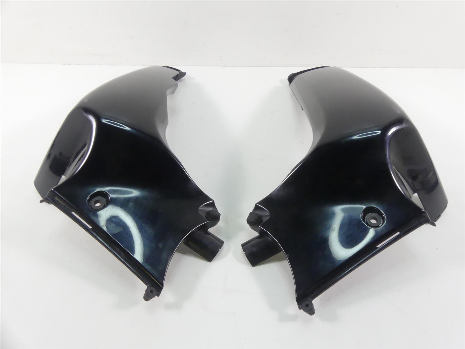 2007 Suzuki M109R VZR1800 Boulevard Radiator Side Fairing Cover Set 47561-48G00 {{ shop.shopifyCountryName }} - Mototech271