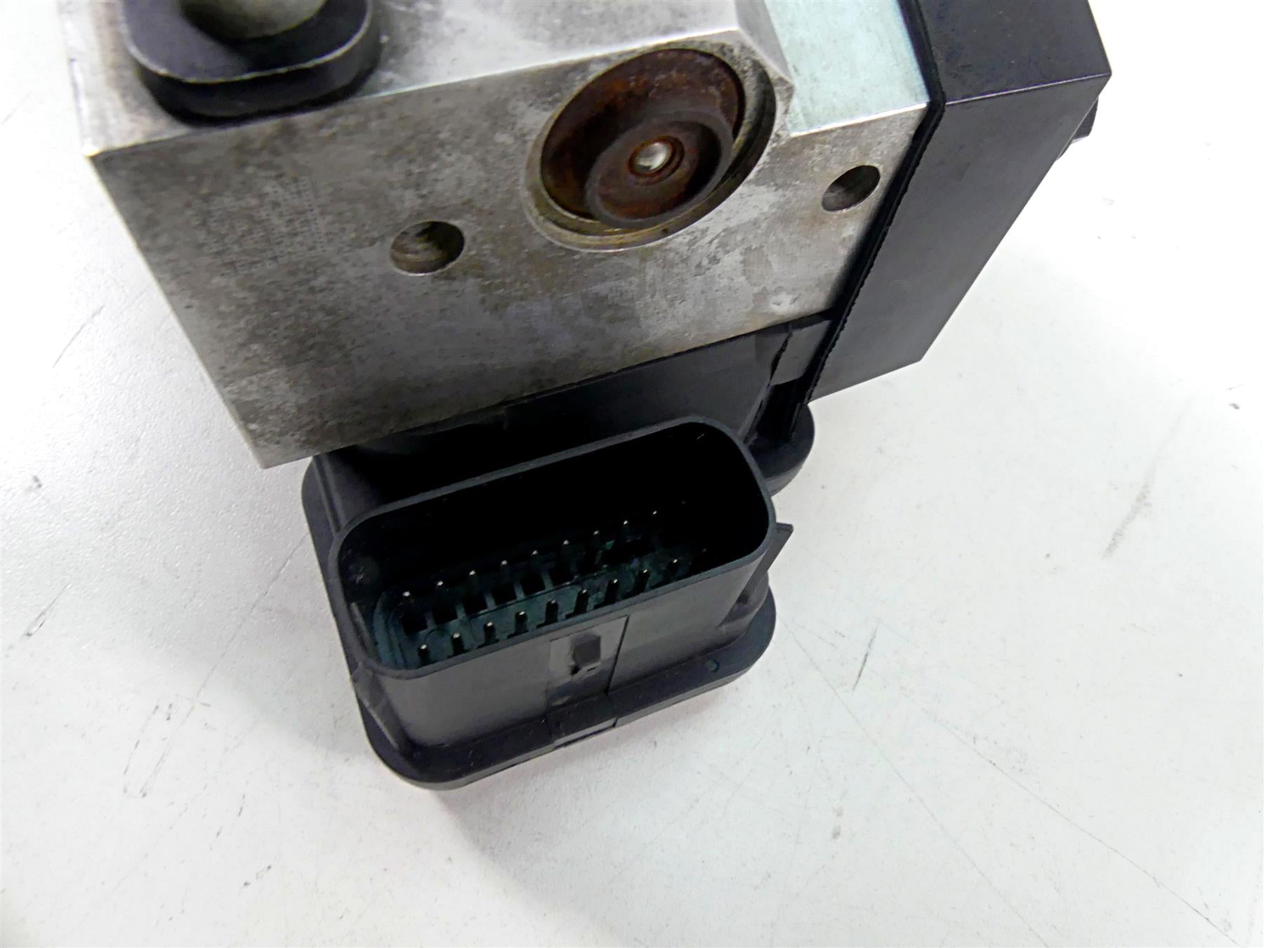 2015 Harley VRSCF Muscle V-Rod Abs Brake Pump Unit Module 40664-08A {{ shop.shopifyCountryName }} - Mototech271