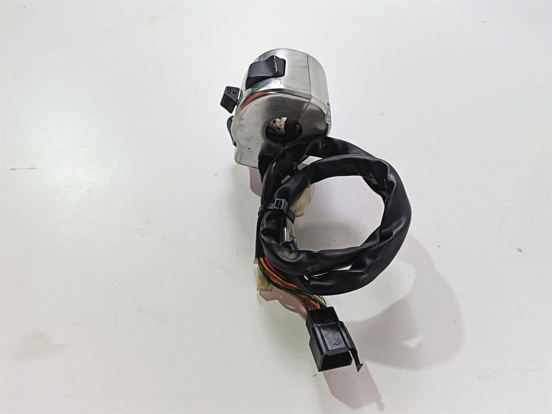 2008 Kawasaki VN1600 Vulcan Nomad Left Hand Blinker Control Switch 46091-0018 {{ shop.shopifyCountryName }} - Mototech271