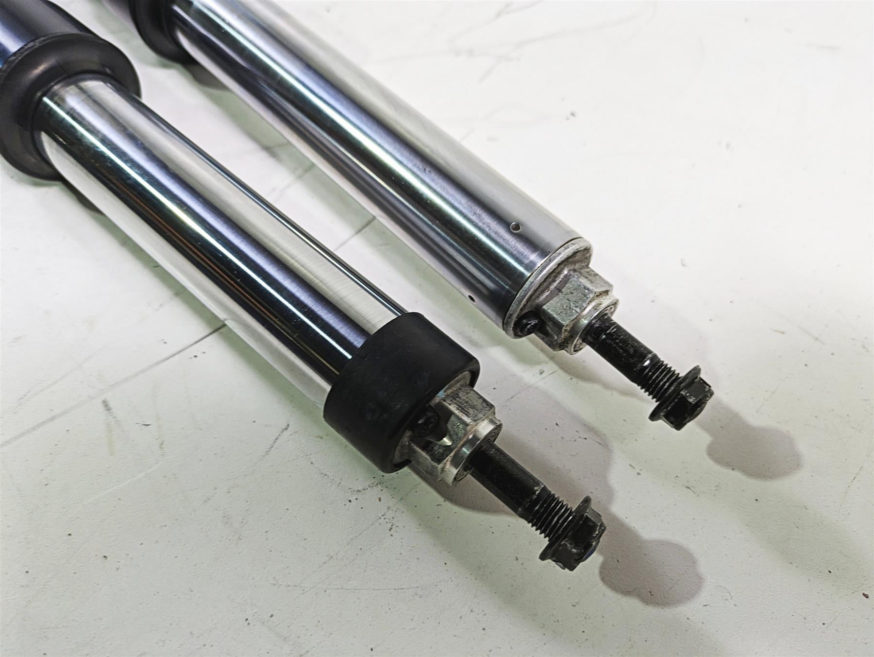 2004 BMW R1150GS R21 Straight Showa Front Fork Leg Set 31427661687 31427661688 {{ shop.shopifyCountryName }} - Mototech271