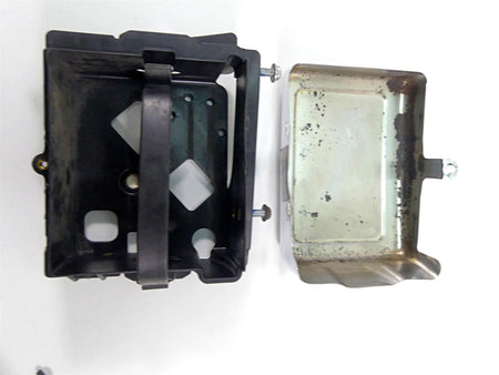 2014 Harley FXDL Dyna Low Rider Battery Tray & Side Cover 61300151 70379-06B {{ shop.shopifyCountryName }} - Mototech271