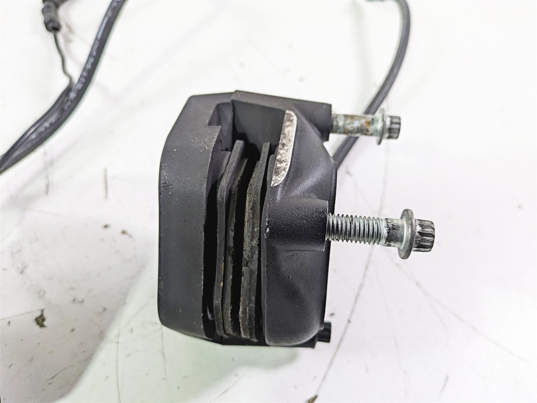 2003 Harley Touring FLHTCUI E-Glide 100th Front Brake Caliper Set 44023-00C {{ shop.shopifyCountryName }} - Mototech271