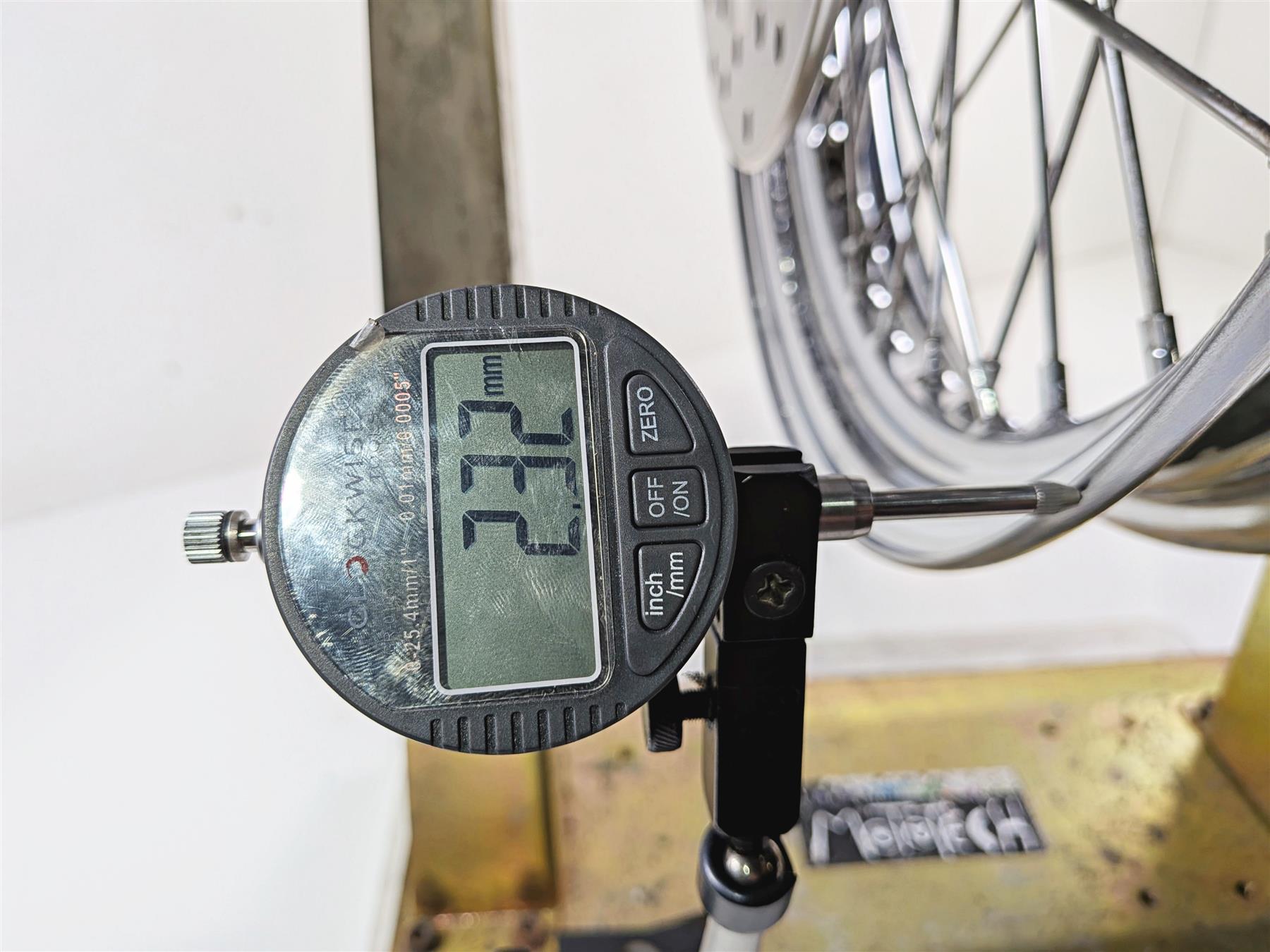 2006 Harley Davidson Dyna FXDBI Street Bob 19x2.5 Front Wheel - Wobble 43105-06A {{ shop.shopifyCountryName }} - Mototech271