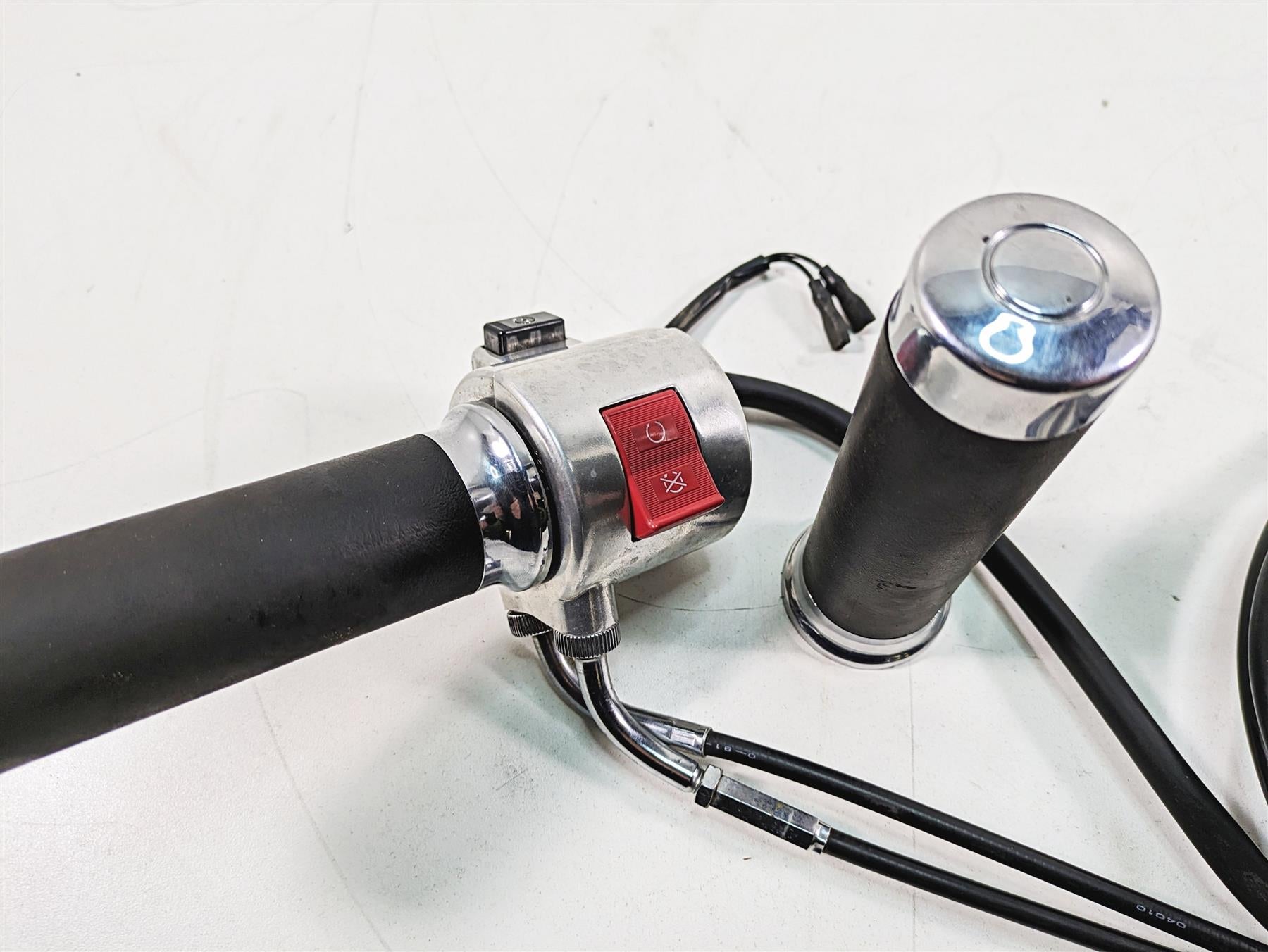 2006 Honda VT1100 C2 Shadow Right Hand Control Switch & Throttle 35013-MAH-A02 {{ shop.shopifyCountryName }} - Mototech271