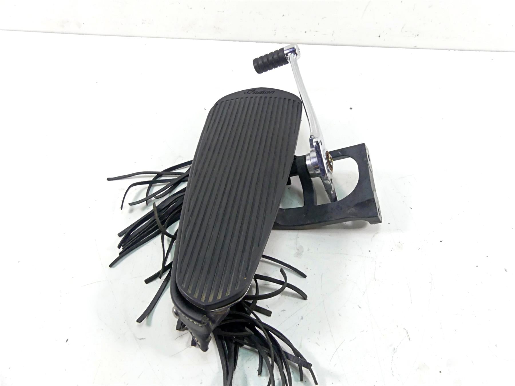 2019 Indian Chieftain Classic Left Floor Board + Shift Lever 1019309 5138405 {{ shop.shopifyCountryName }} - Mototech271