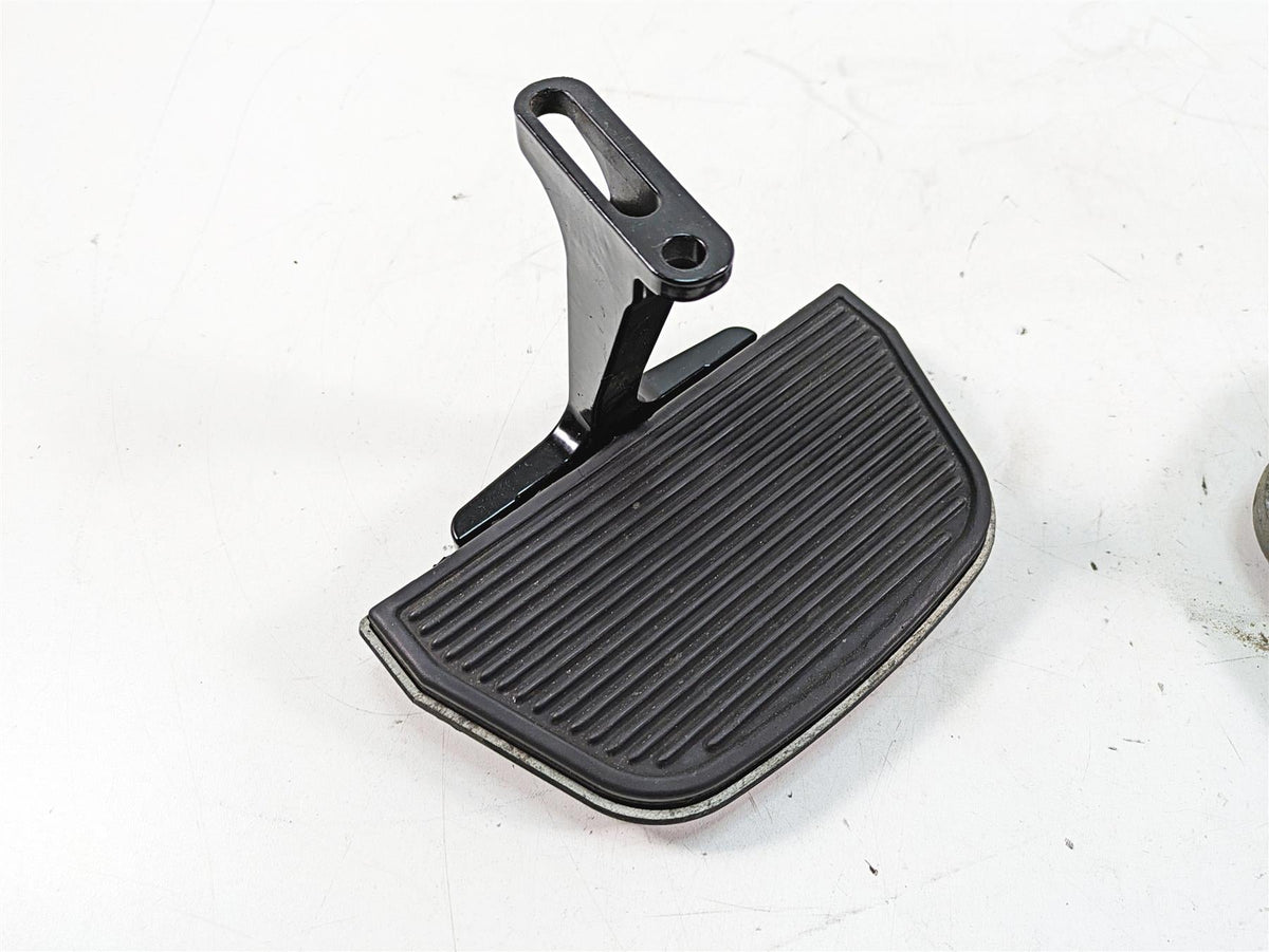 2011 Harley Touring FLHR Road King Rear Floor Board Set 52719-10 {{ shop.shopifyCountryName }} - Mototech271