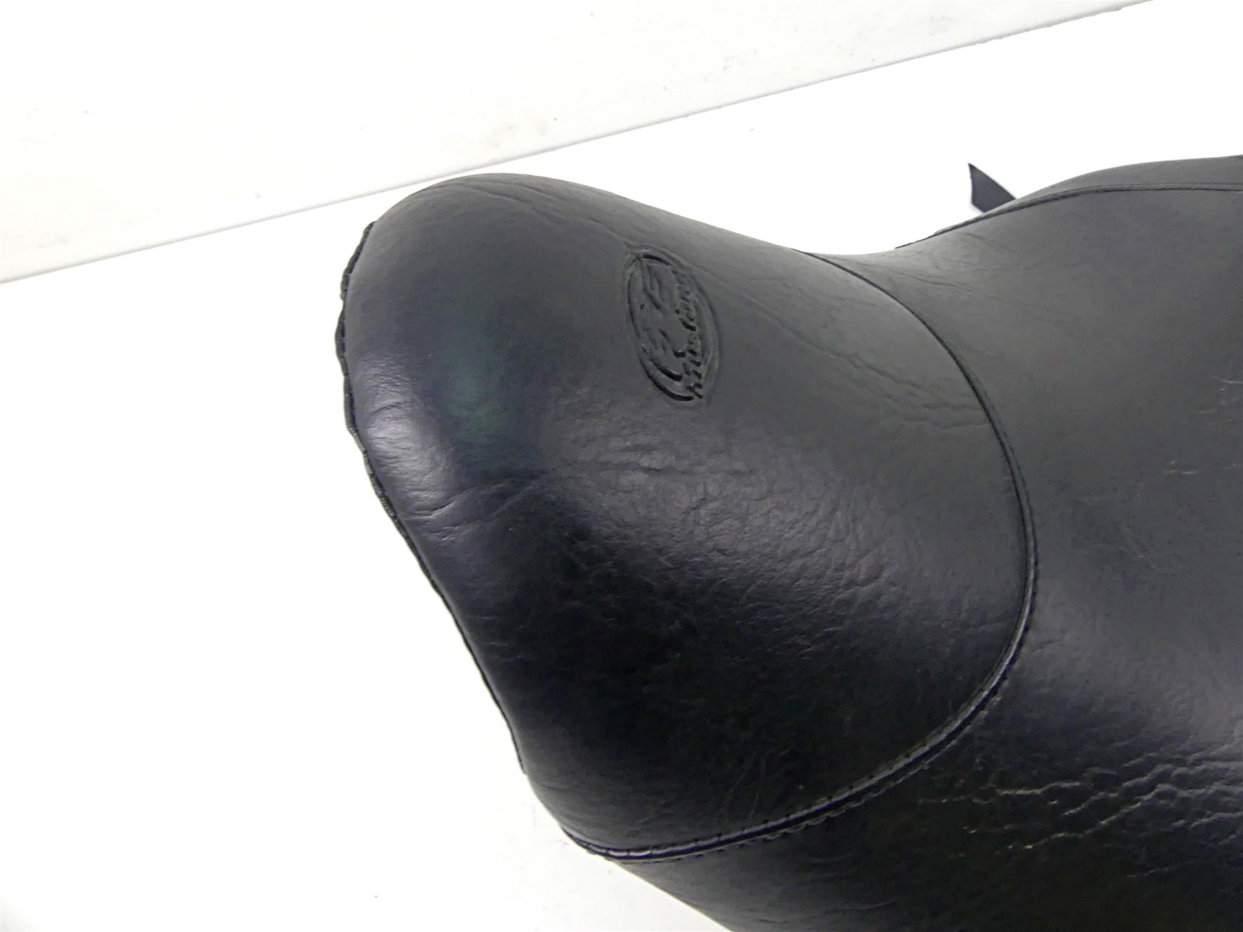 2019 Indian Chieftain Classic Mustang Wide Touring Rider & Passenger Seat 79762 {{ shop.shopifyCountryName }} - Mototech271