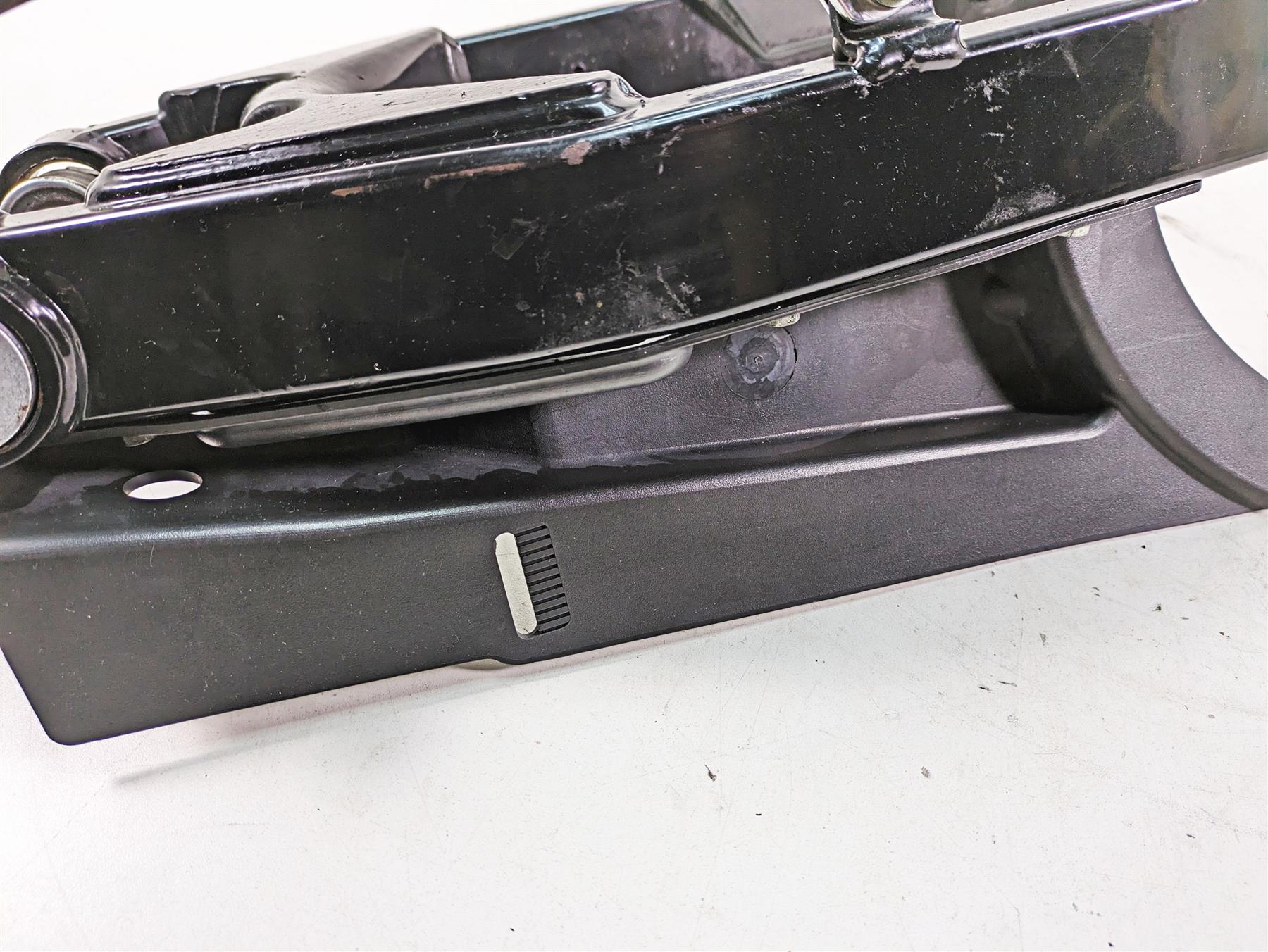 2005 Harley Dyna FXDL Low Rider Rear Swingarm Suspension & Belt Guards 47820-00A {{ shop.shopifyCountryName }} - Mototech271