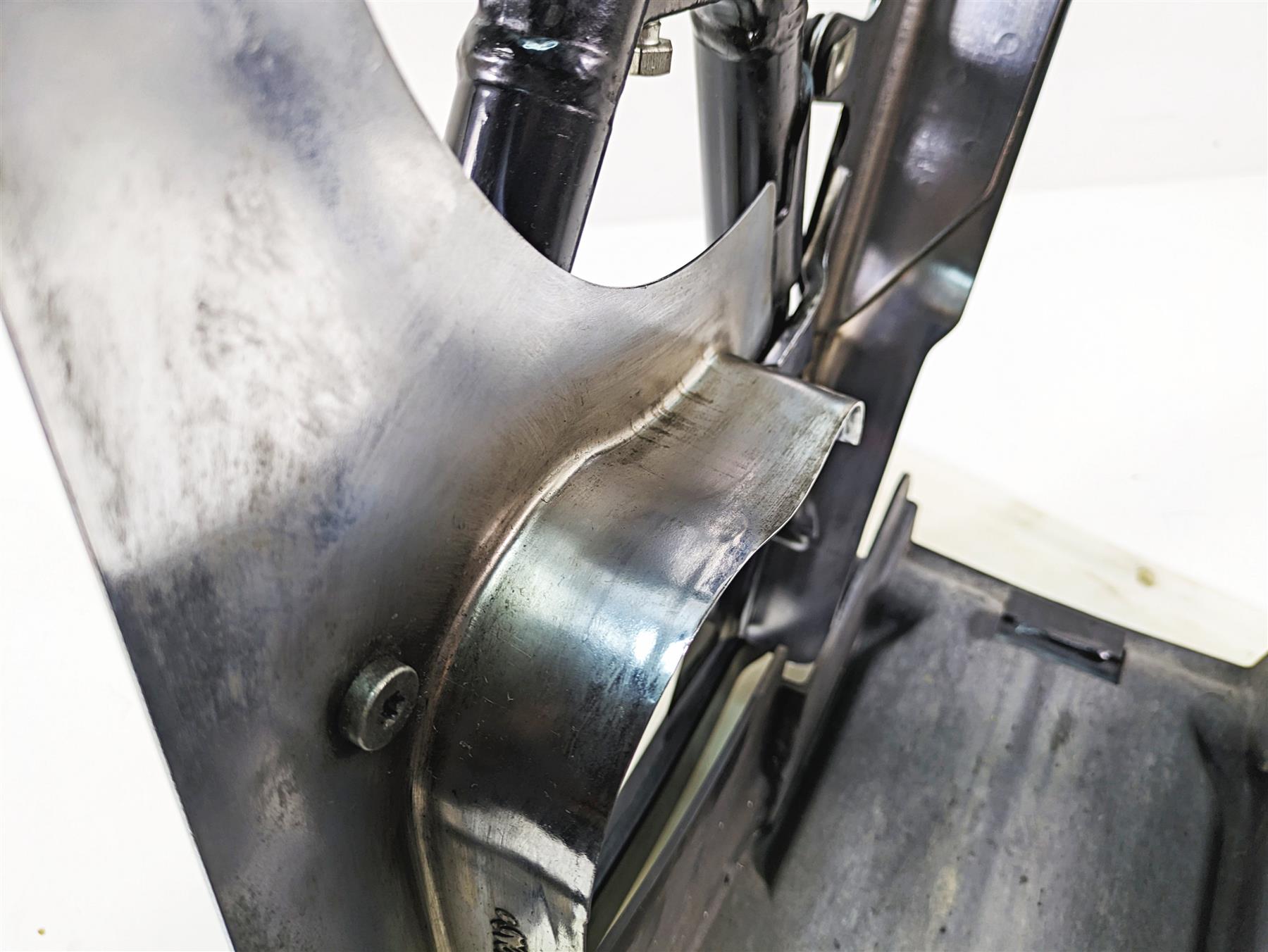 2000 Harley FXSTS Softail Springer Rear Swing Arm Swingarm + Guards 47573-00A {{ shop.shopifyCountryName }} - Mototech271