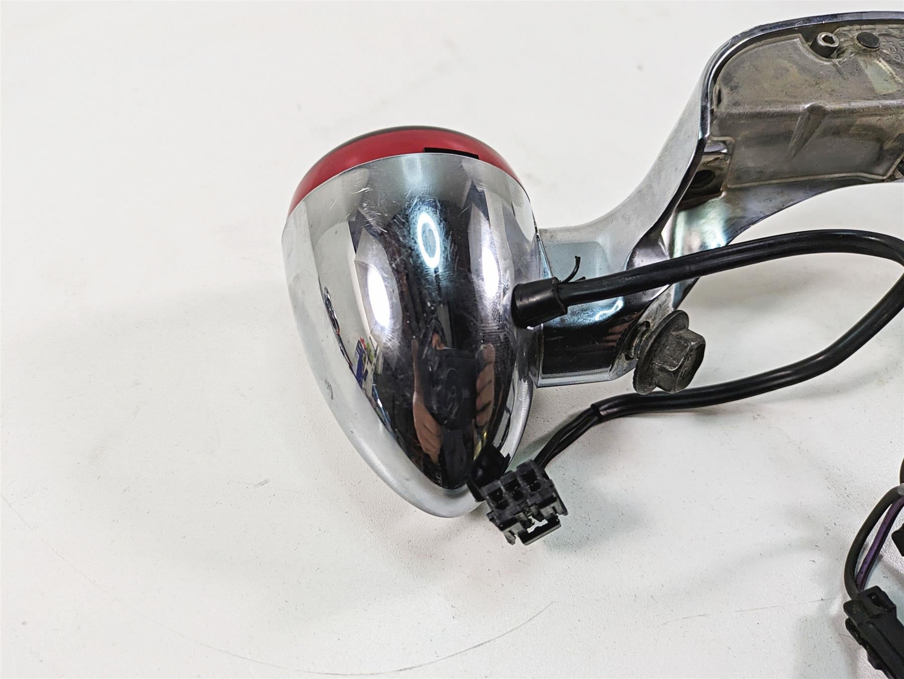 2006 Harley Touring FLHXI Street Glide Rear Blinker Turn Signal Bar 68629-05 {{ shop.shopifyCountryName }} - Mototech271