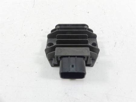 2022 Yamaha MT09 FZ09 Rectifier Voltage Regulator 2CR-81960-00-00 FH022BA {{ shop.shopifyCountryName }} - Mototech271