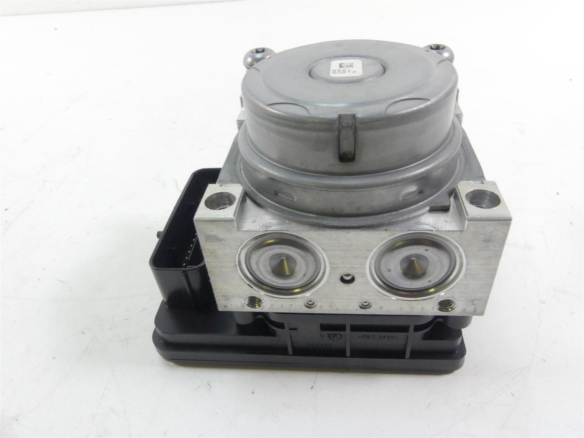 2018 BMW S1000RR K46 Abs Brake Pump Pressure Module 34518566955 {{ shop.shopifyCountryName }} - Mototech271