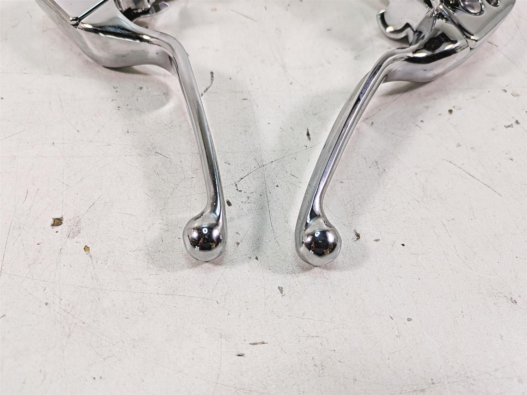 2010 Harley Touring FLHTCU Electra Glide Chrome Brake Clutch Lever Set 44551-08F {{ shop.shopifyCountryName }} - Mototech271