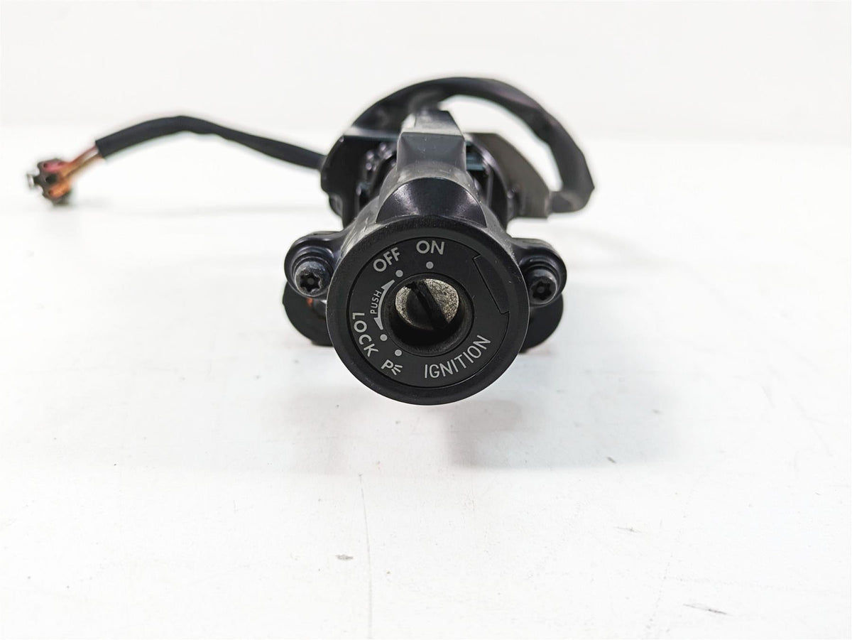 2009 Suzuki GSXR750 K9 Ignition Switch Key Lock Set 37101-40820 37101-40822 {{ shop.shopifyCountryName }} - Mototech271